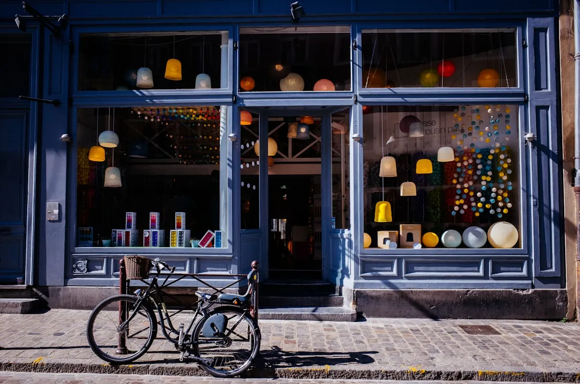 16 Seasonal Displays That Meant Holidays Were Coming