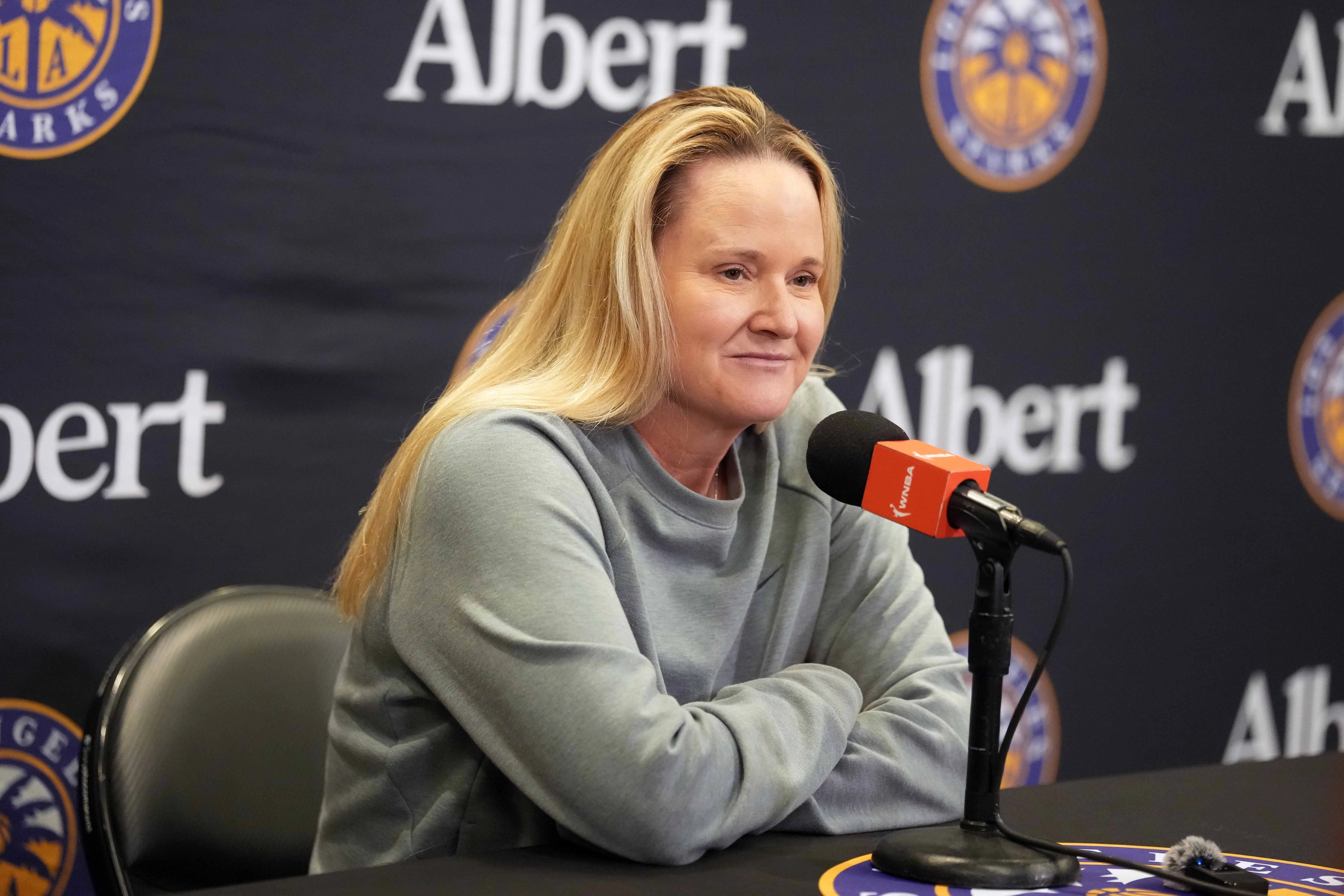 Lynne Roberts Signals Possible Lineup Shakeup as Sparks Struggle on Defense