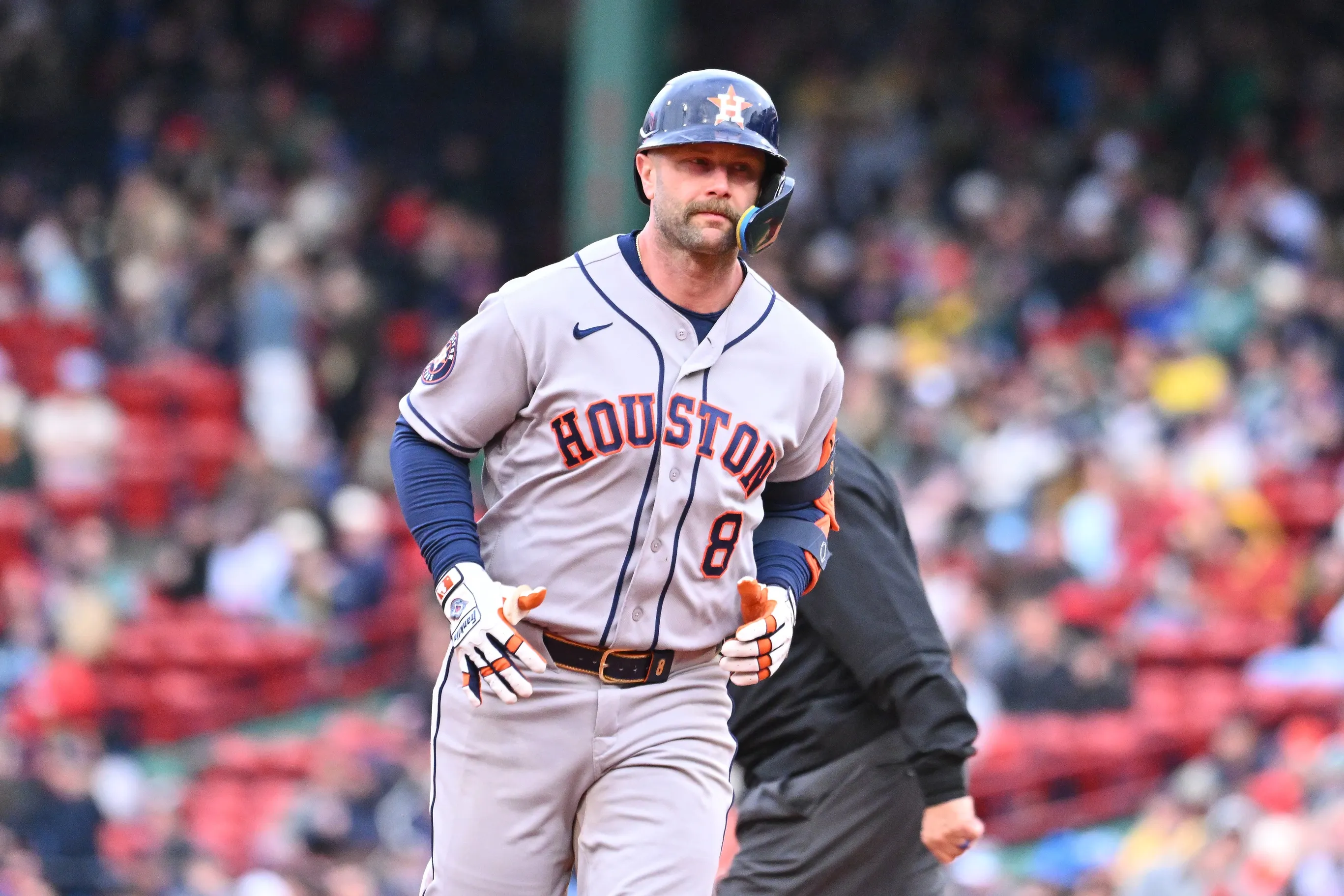 Christian Walker Escapes Serious Injury After Scary Hit-by-Pitch in Astros Win