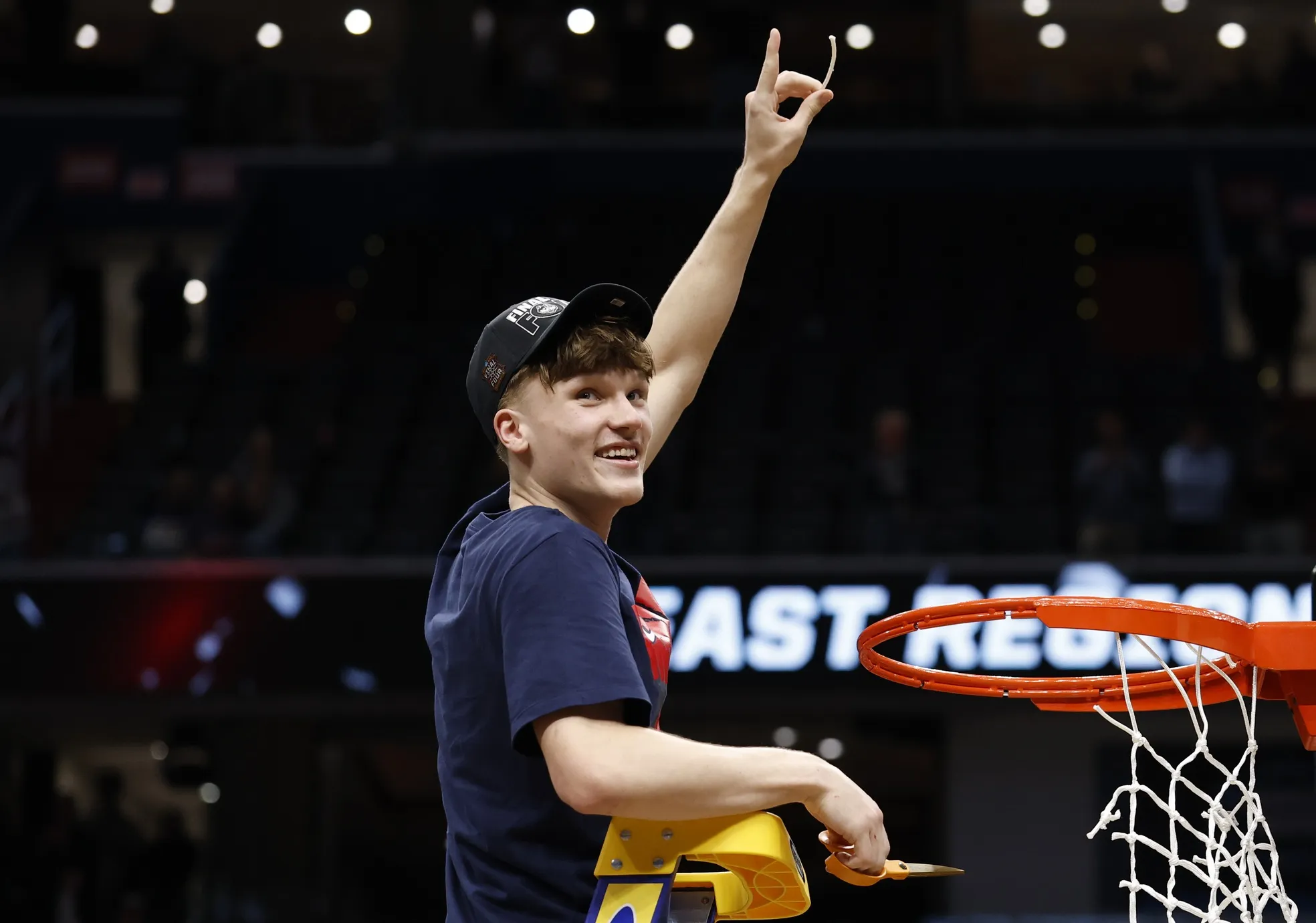 Braylon Mullins Buzzer-Beater Sends UConn Past Duke Into Final Four