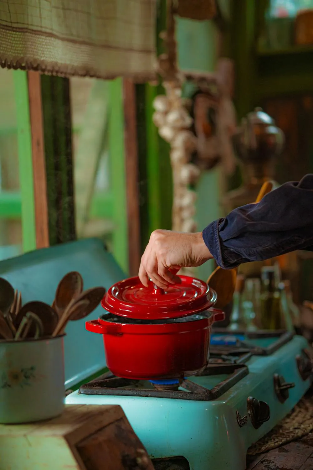 15 Retro Kitchen Gadgets That Were Surprisingly Dangerous