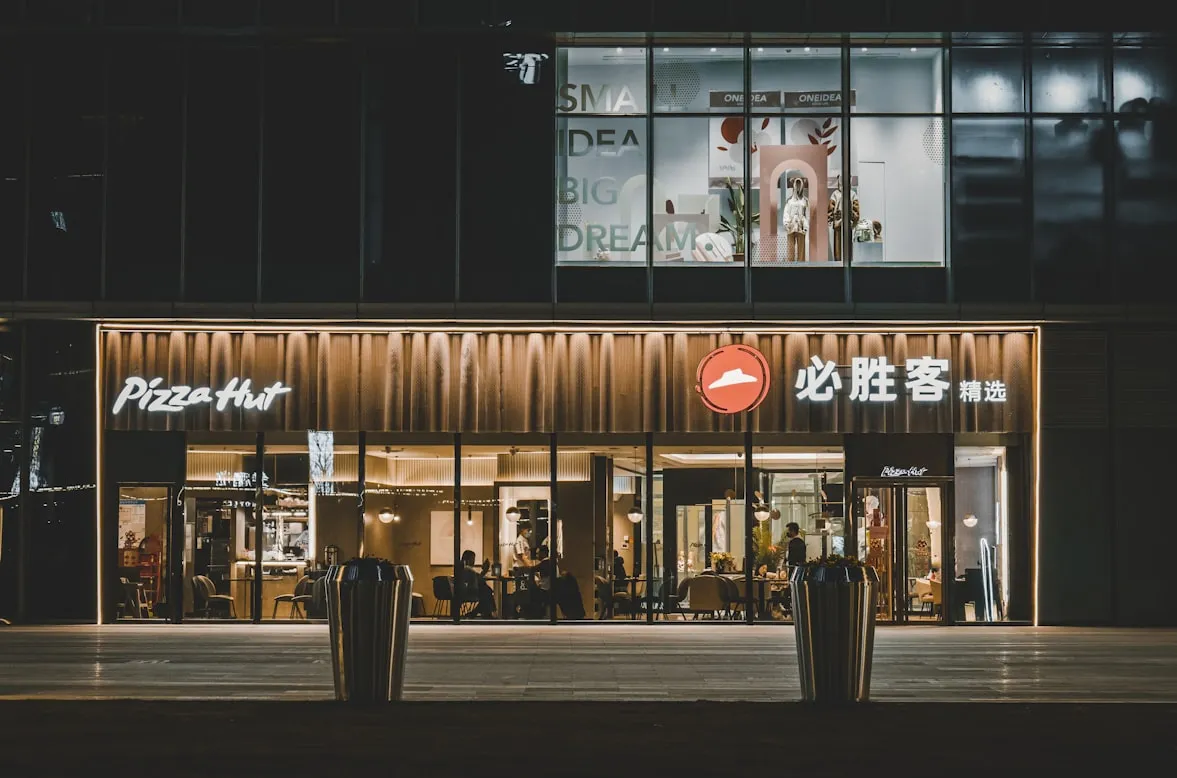 famingjia inventor on Unsplash