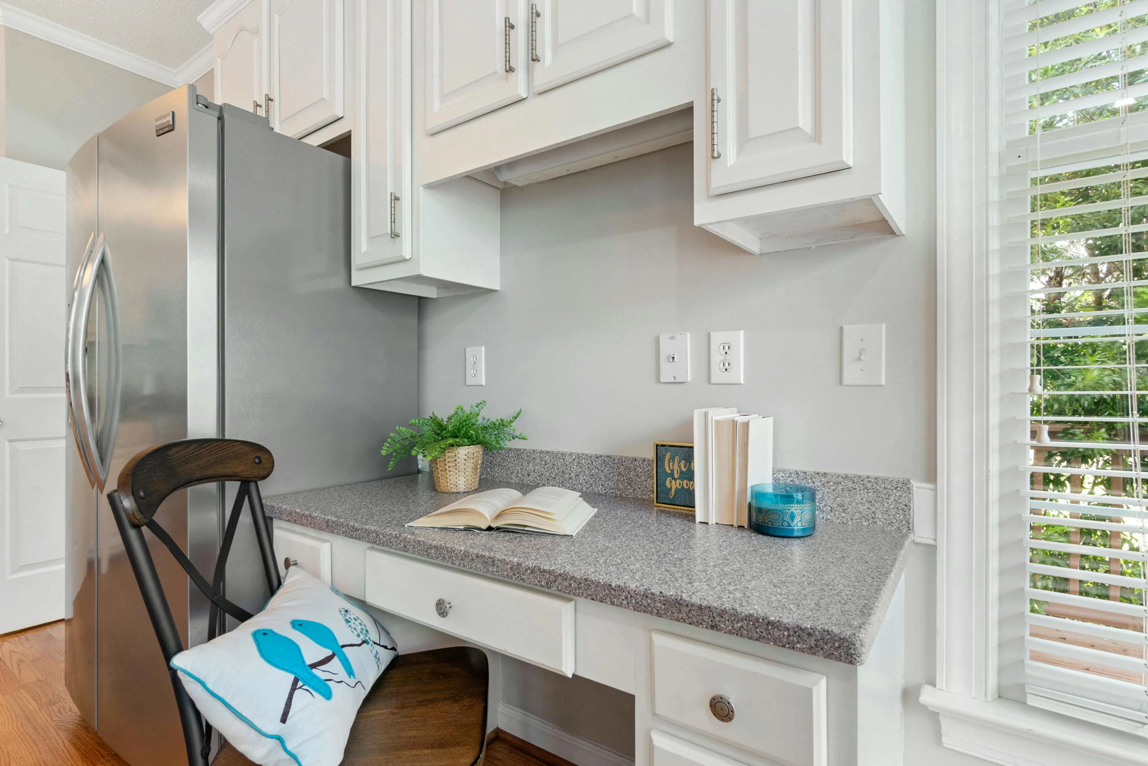 14 Kitchen Drawers That Always Had the Same Random Stuff