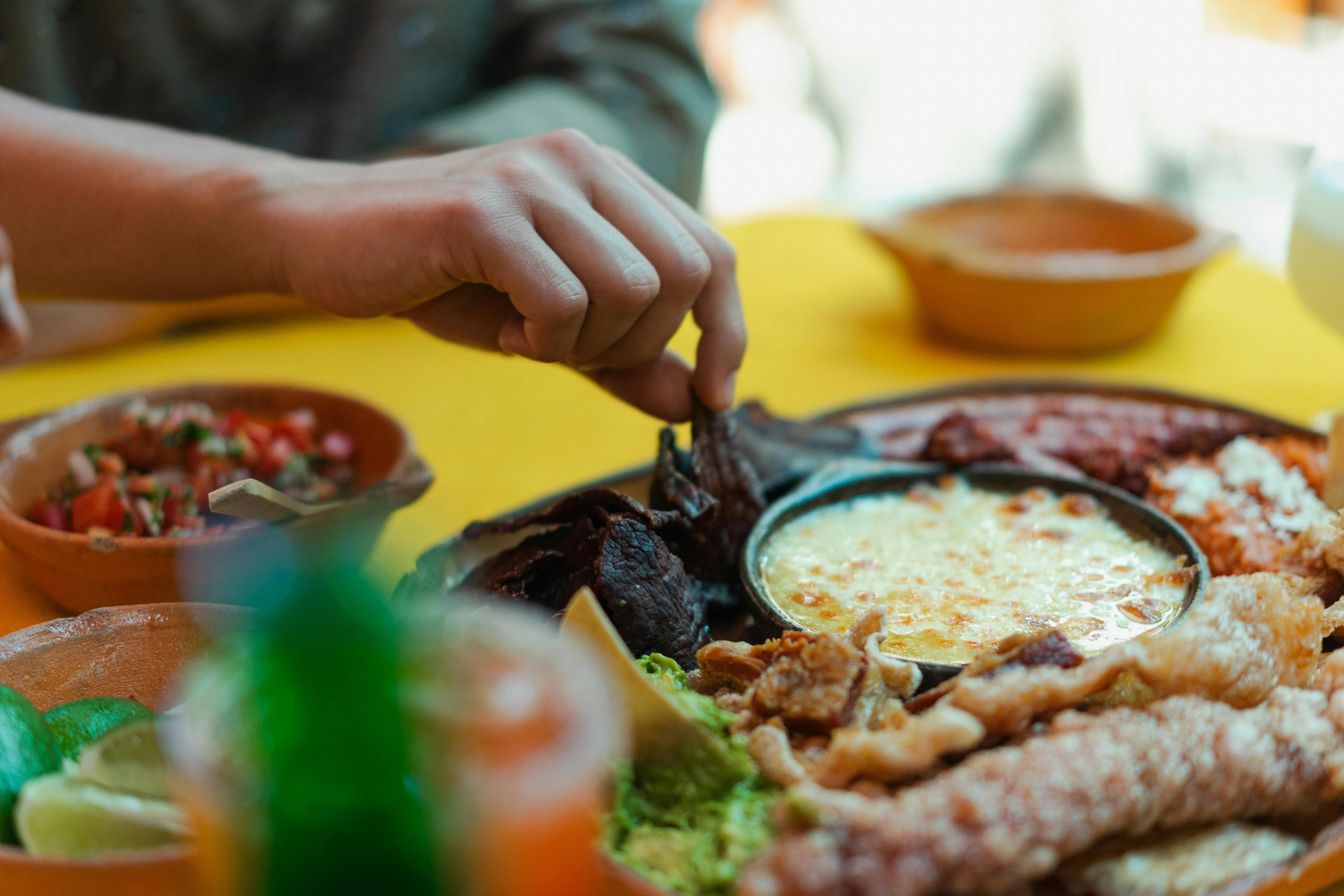 Los Muertos Crew on Pexels 