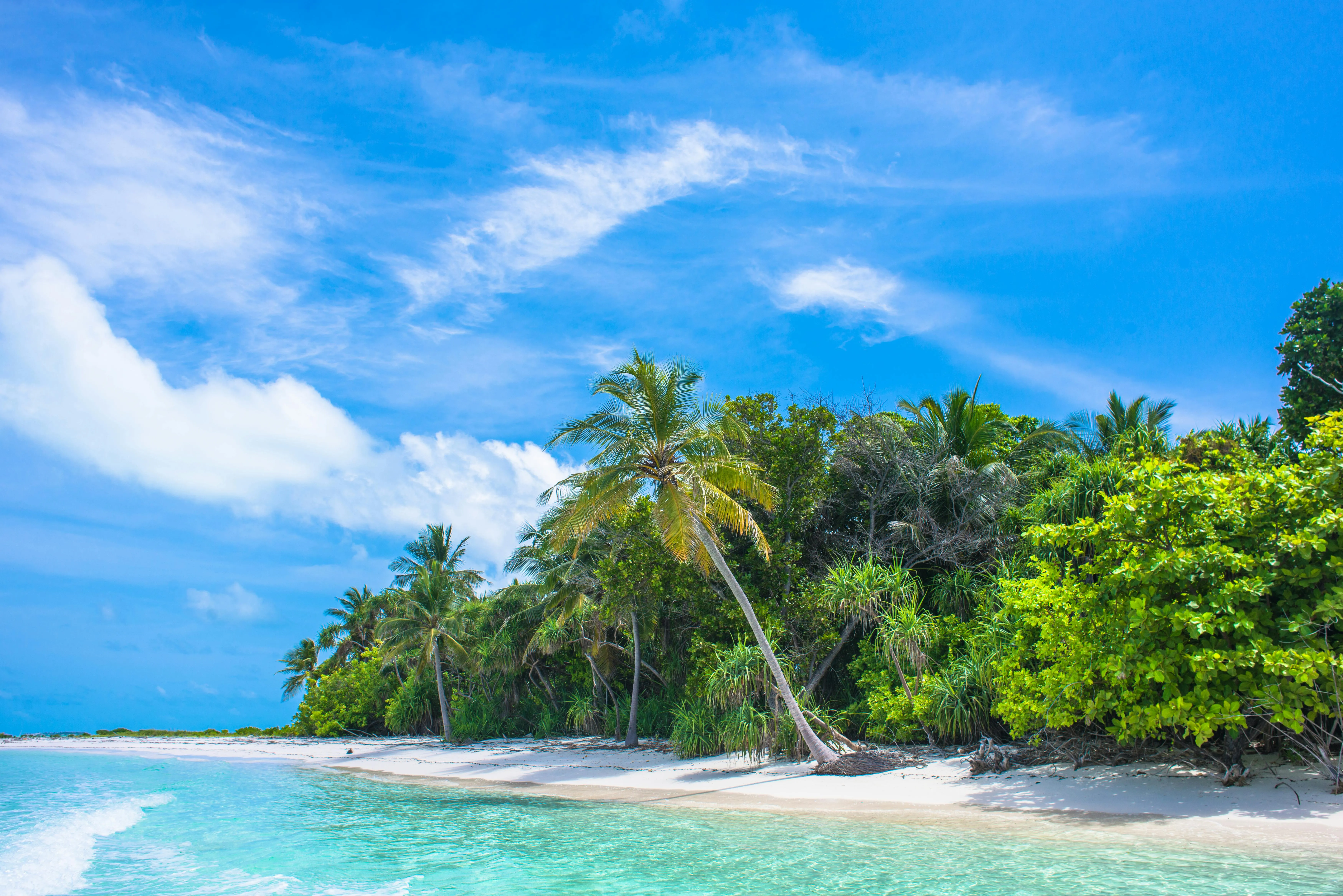 10 Tropical Islands for a Relaxing Escape