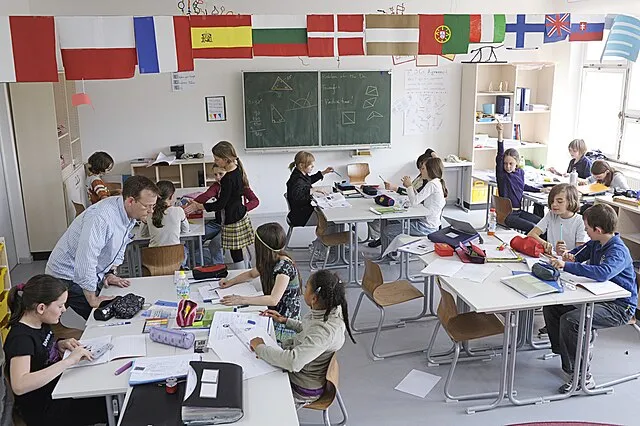 Metropolitan School on Wikimedia Commons