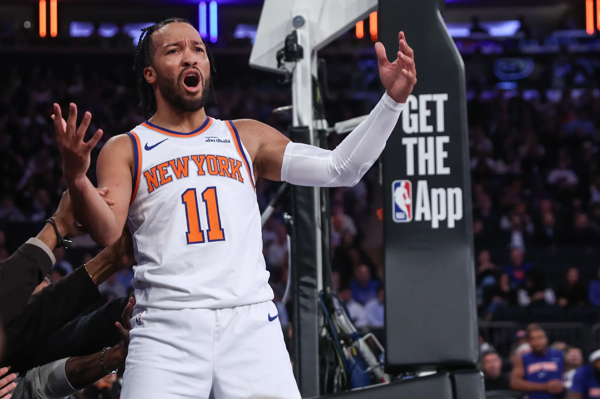 Shorthanded Knicks Lean on Depth to Earn High-Scoring Win After Brunson Injury