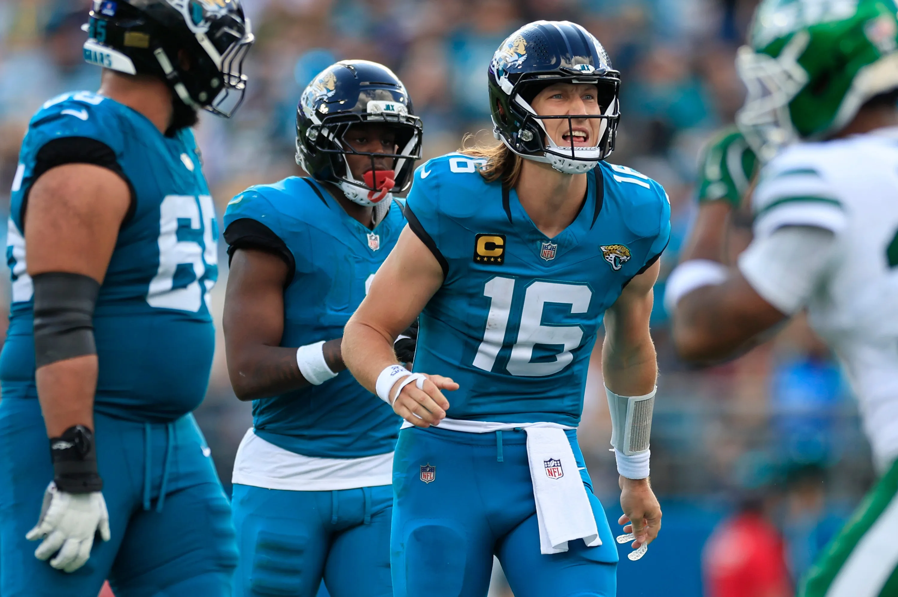 Jaguars Face Broncos in Week 16 Showdown of AFC Contenders
