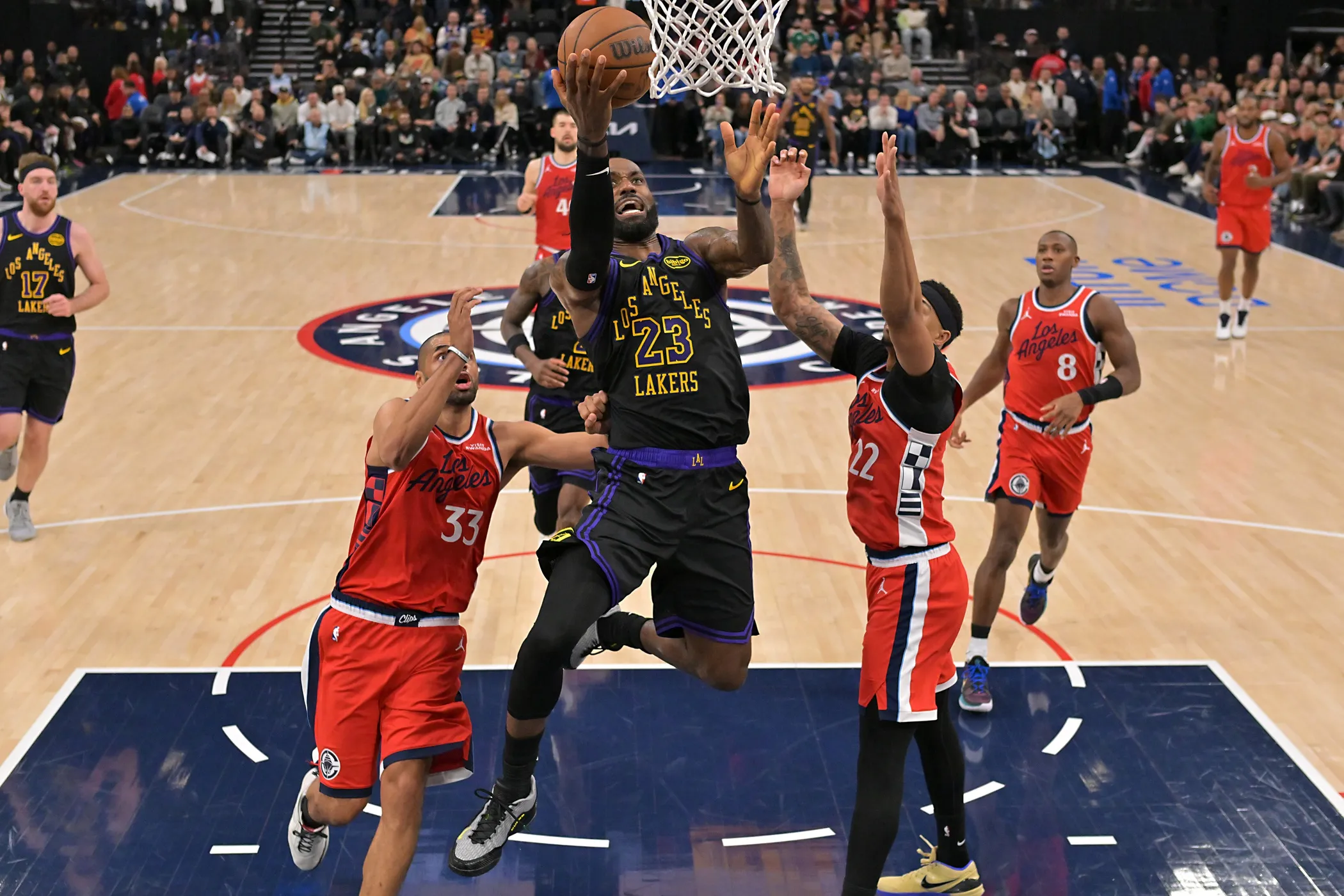 Lakers Navigate Trade Noise and Injuries as Deadline Nears