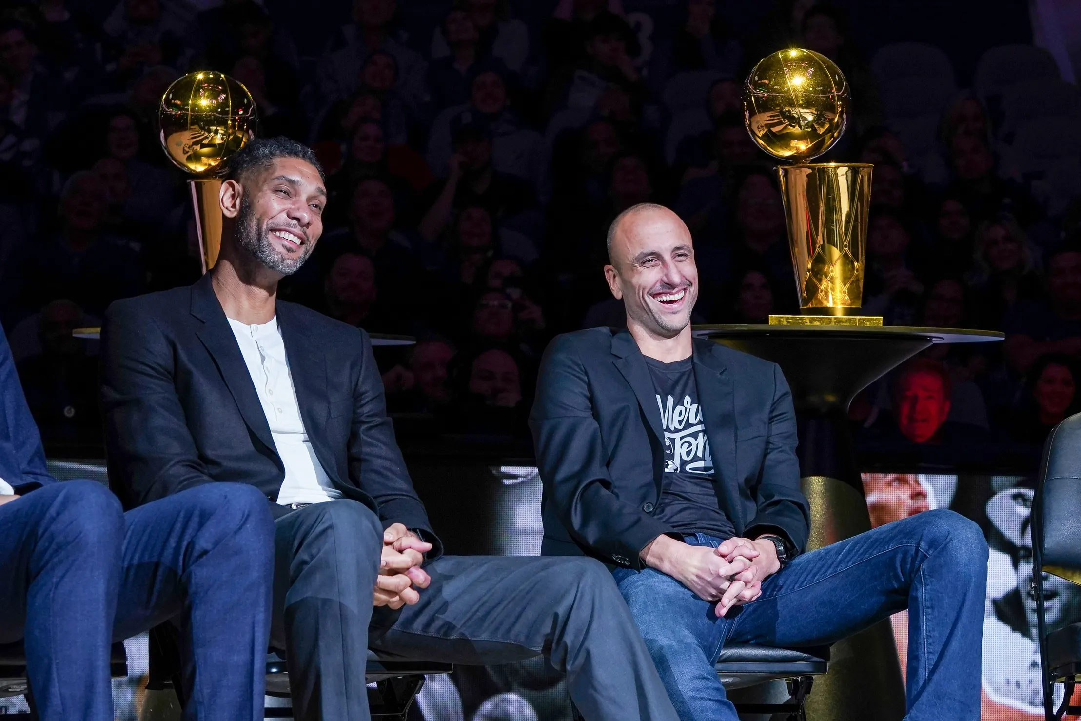 Ginobili’s Bald-Head Moment Links Spurs Past and Present
