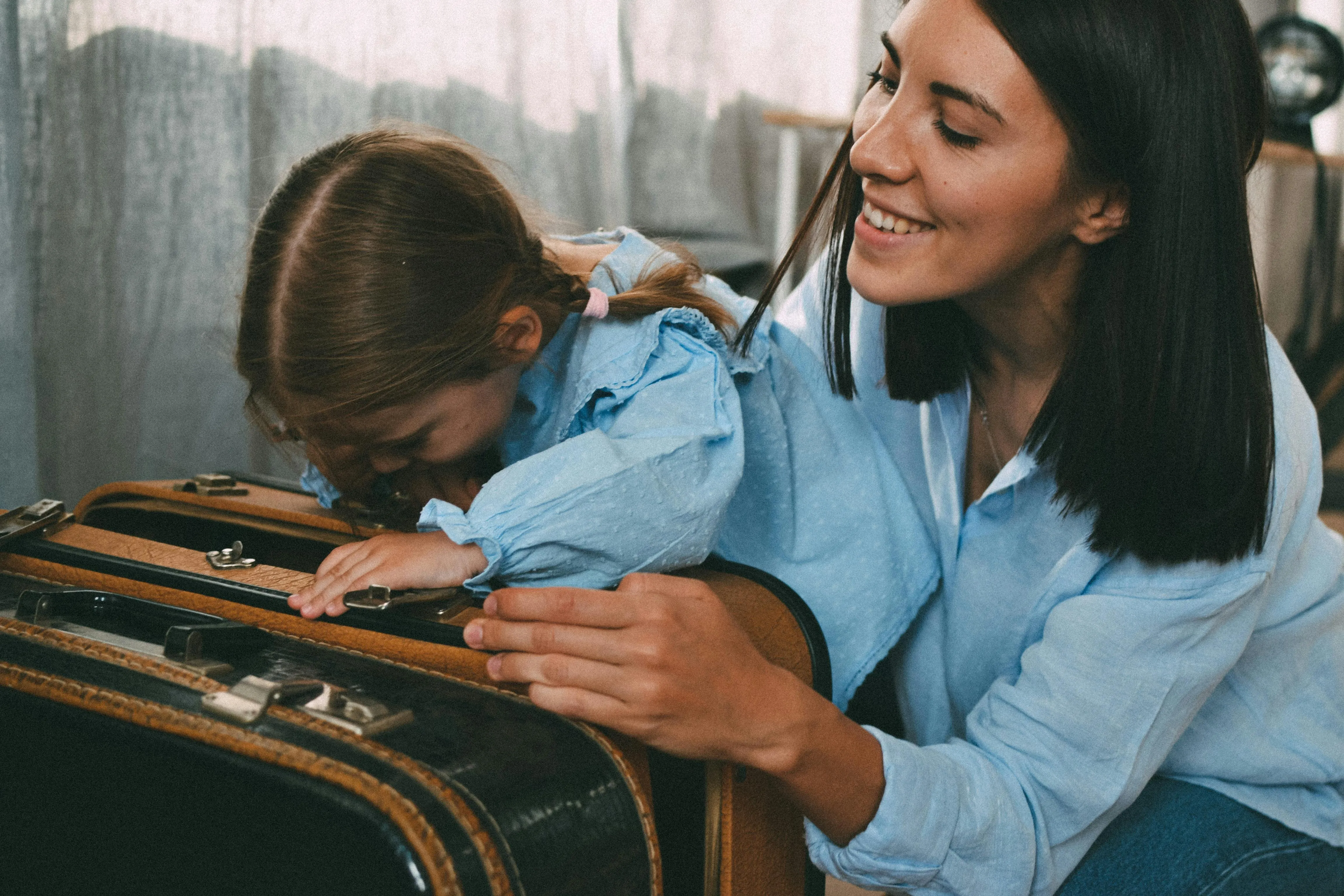 10 Items Every Parent Carried in Their Bag in the ’90s
