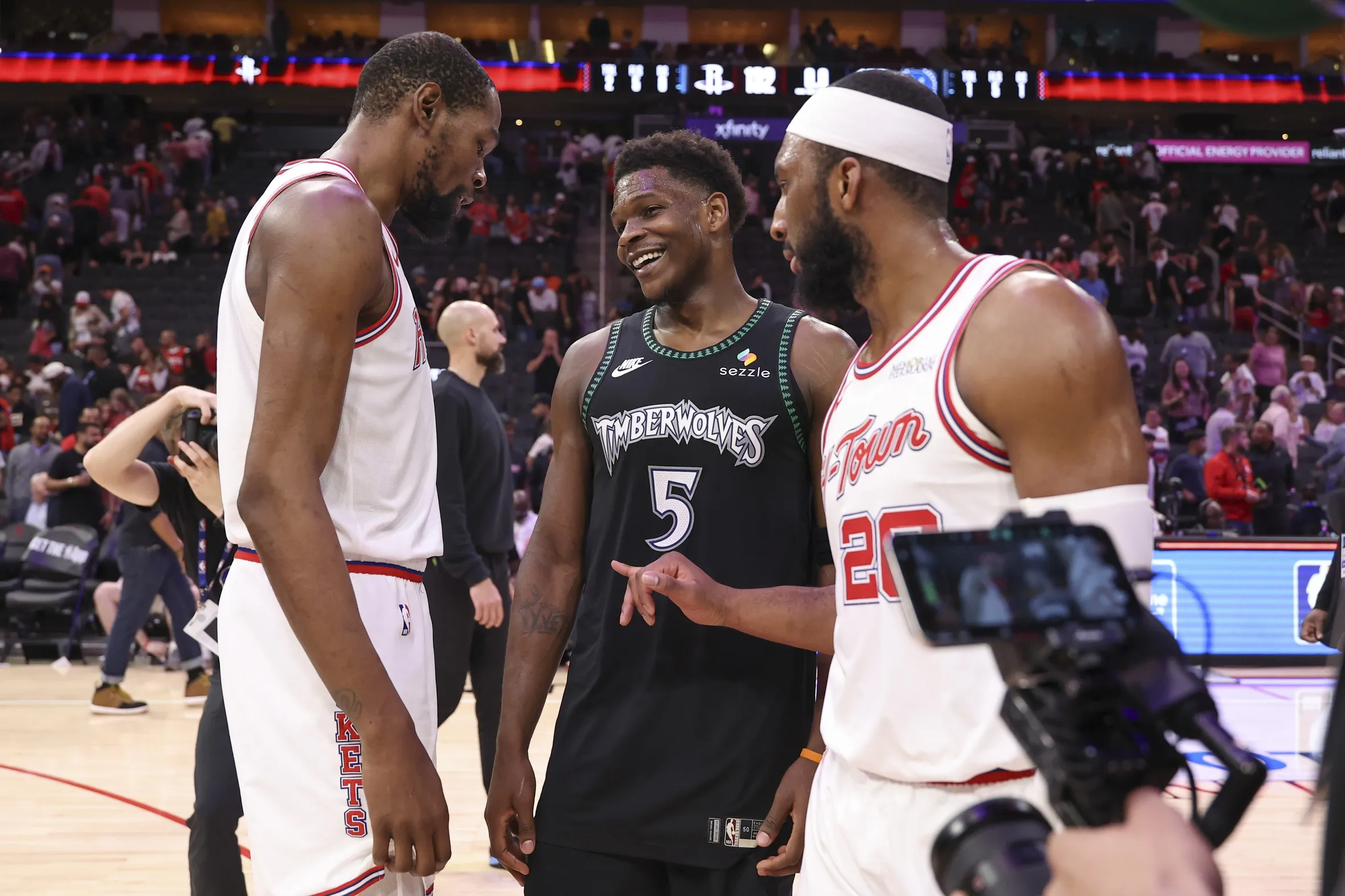 Edwards, Durant Reconcile As Timberwolves Edge Rockets In Thriller