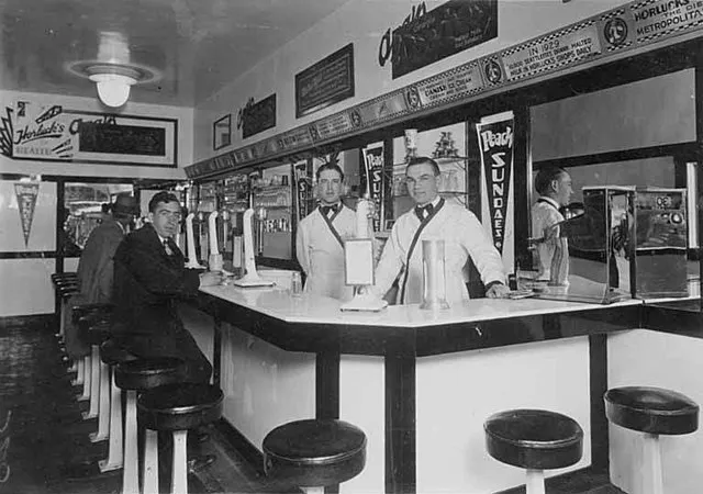 UW Digital Collections on Wikicommons
