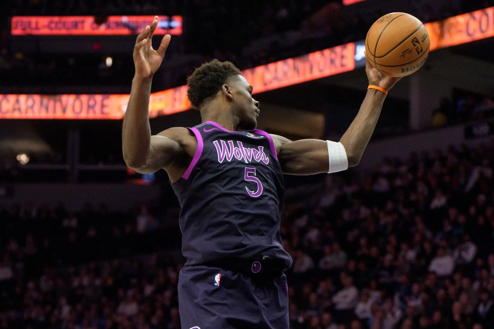 Timberwolves Struggle Amid Minneapolis Unrest After Loss to Warriors