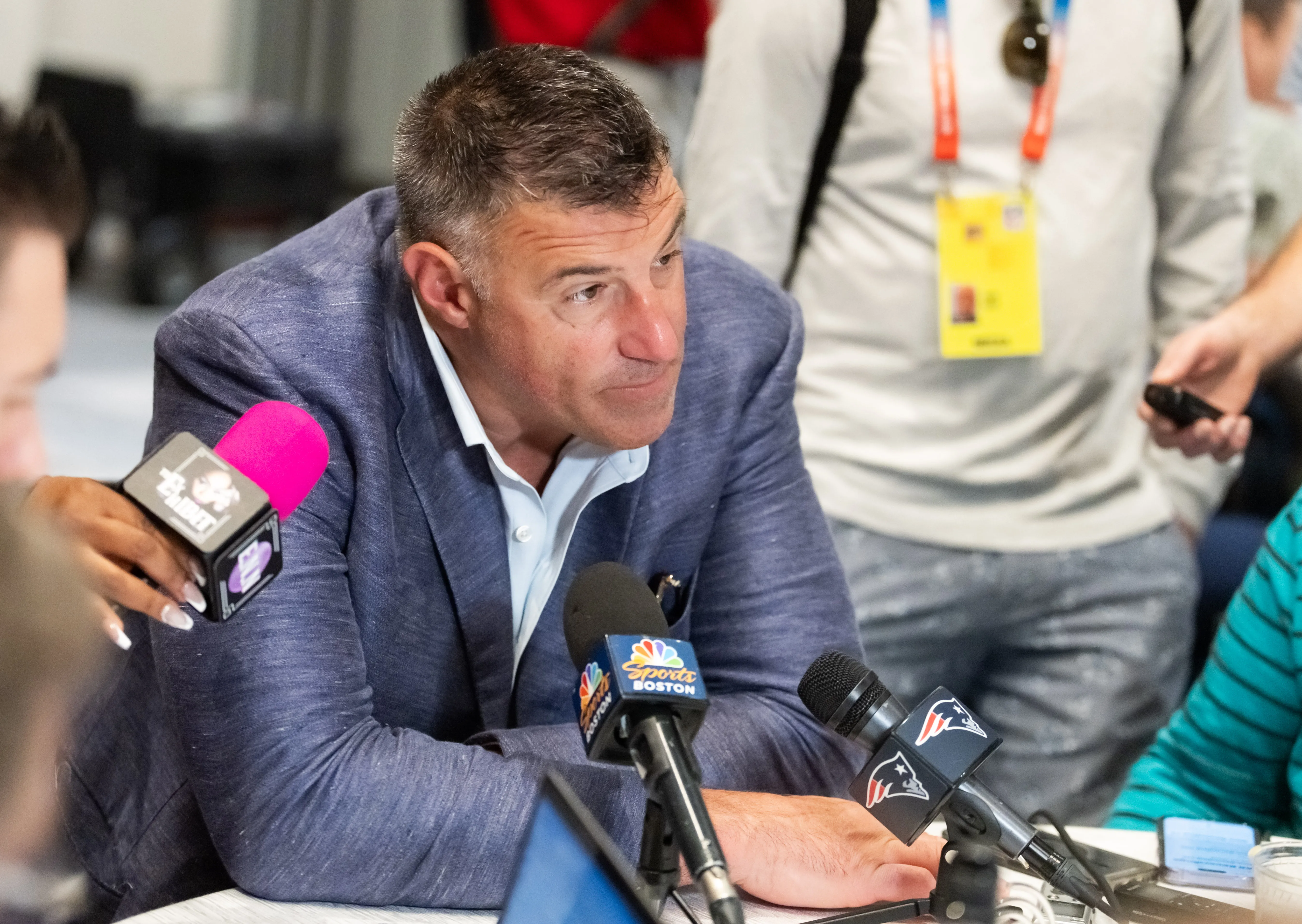 Los Angeles Chargers take subtle shot at Mike Vrabel and Dianna Russini in NFL schedule reveal