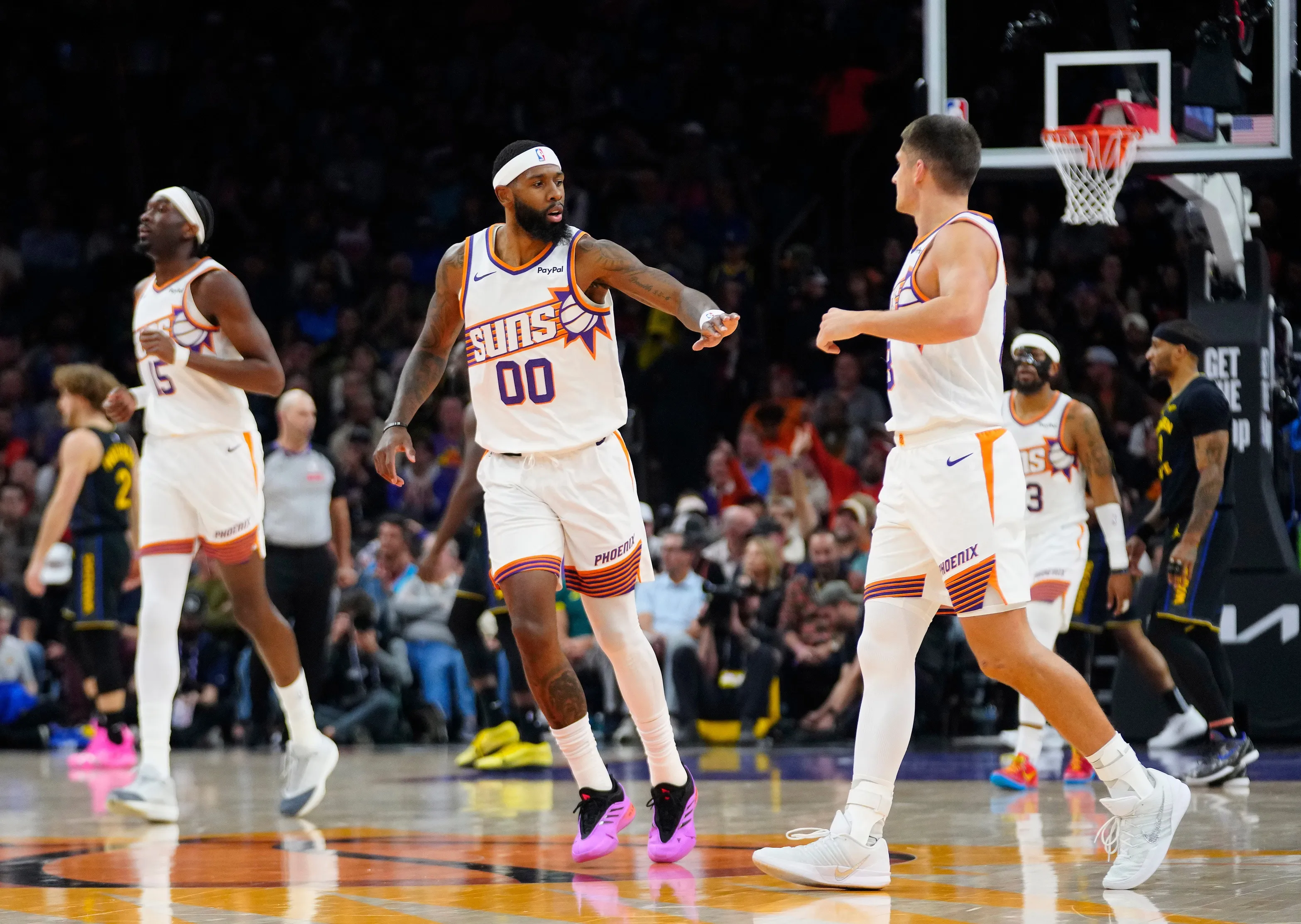 O’Neale’s Last-Second Three Lifts Suns Past Lakers in Thriller