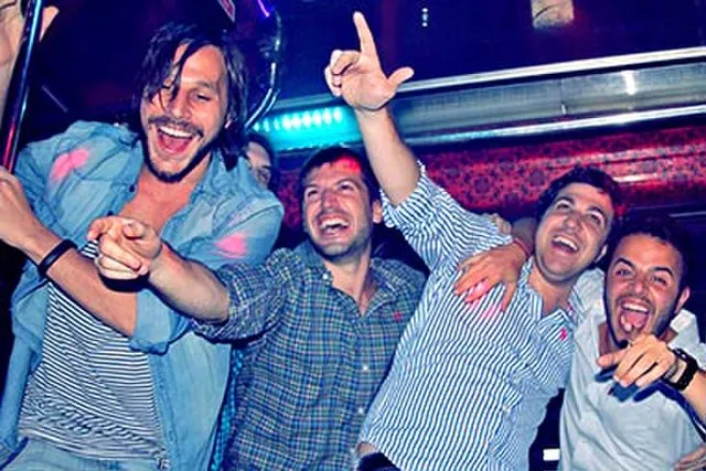 Partybus Buenos AIres on Wikimedia Commons 
