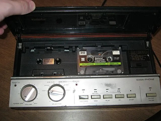 phreakindee on Wikimedia Commons 