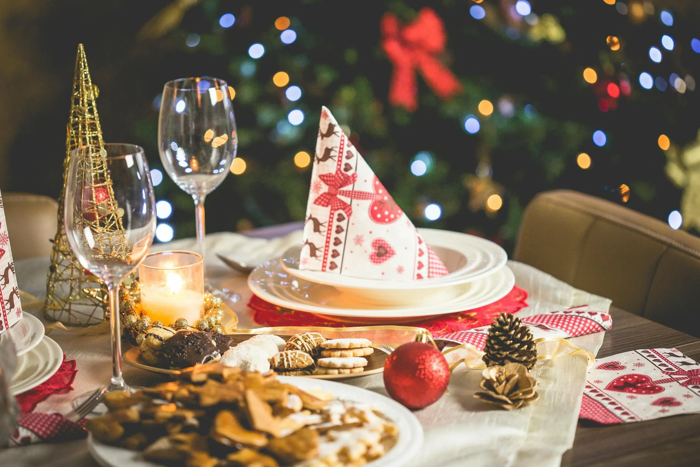 12 Holiday Traditions from the Past That Disappeared