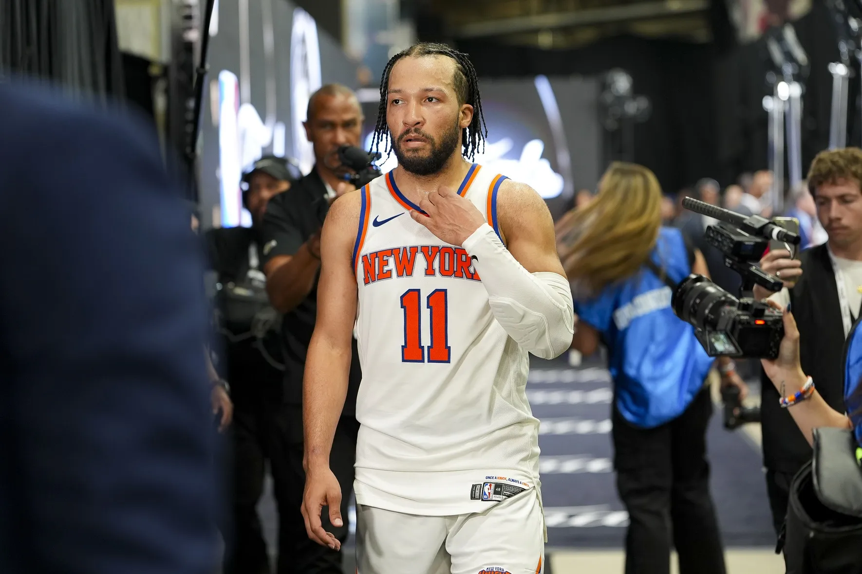 Jalen Brunson Powers Knicks Past Spurs in Game 1 of 2026 NBA Finals