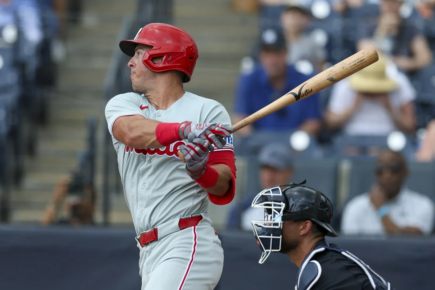 Phillies Add Versatile Veteran Dylan Moore to Bolster Roster Depth Ahead of 2026 Season