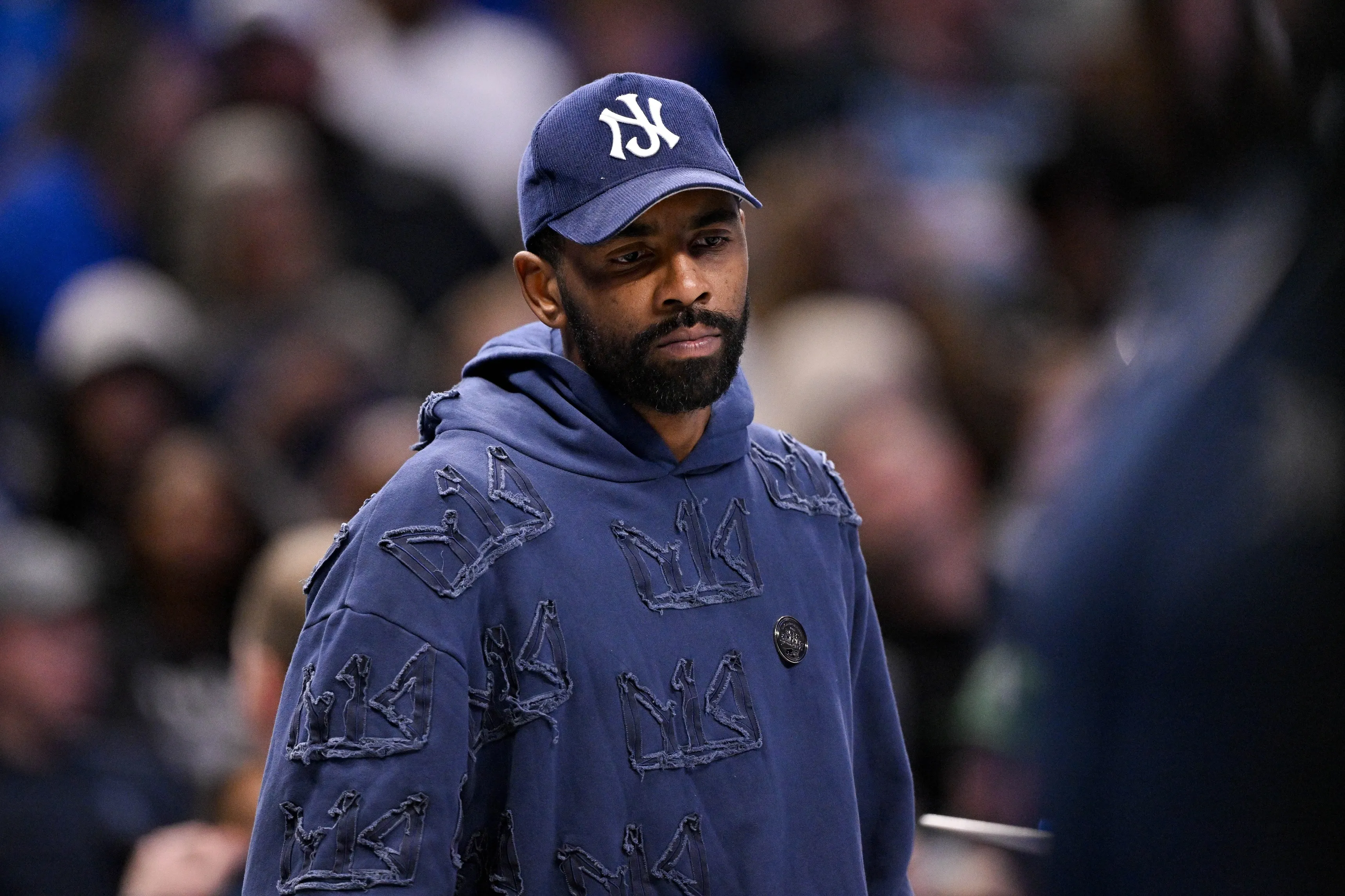 Mavericks Weigh Future of Anthony Davis as Cooper Flagg Emerges