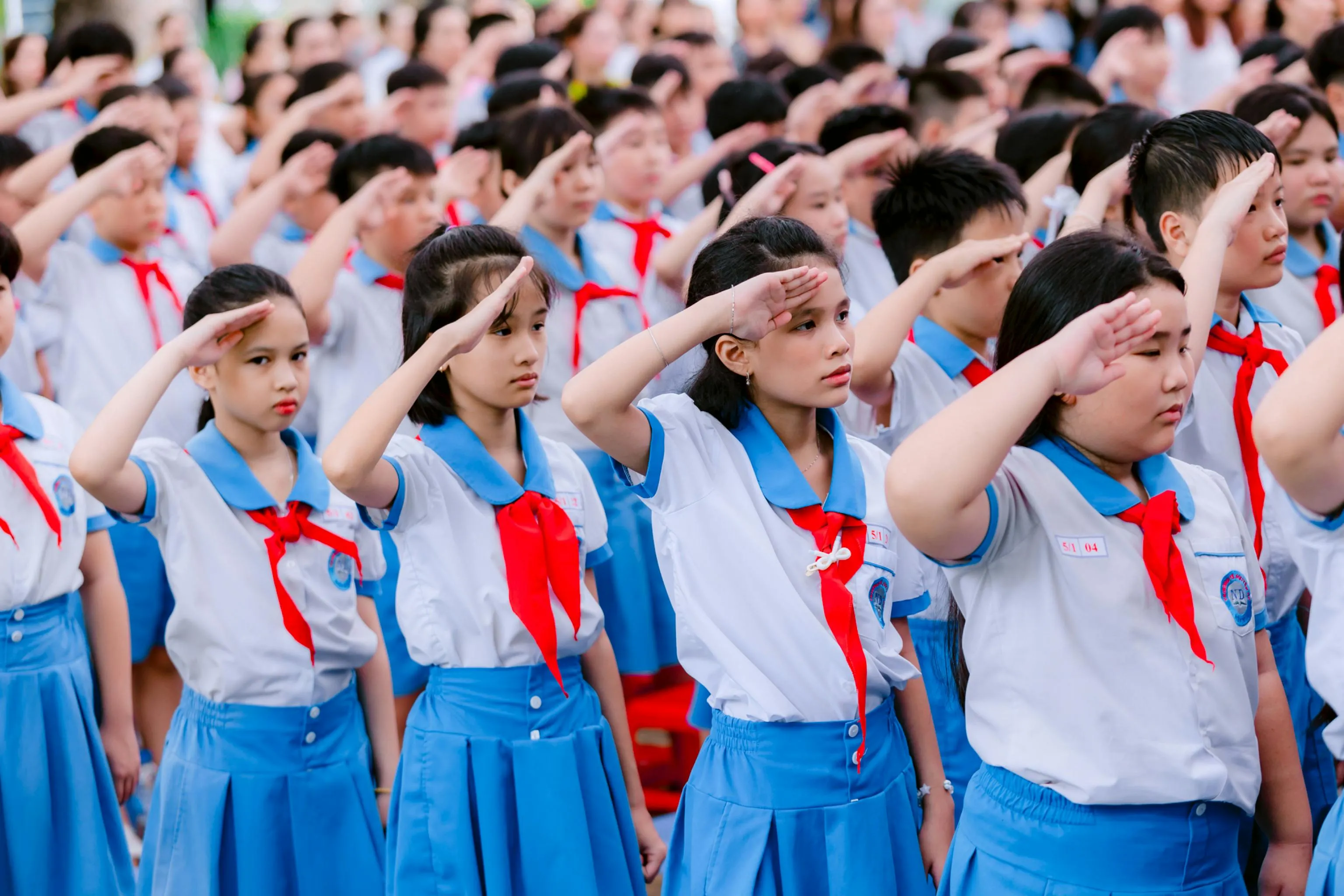 15 Retro School Assemblies from the ’90s That Are History