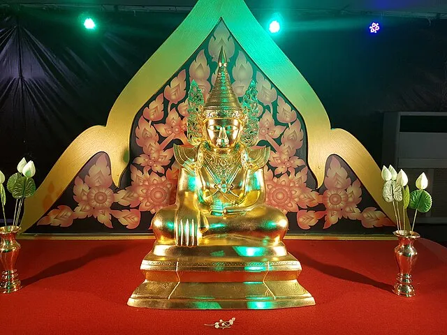 Mahamuni Buddha of Mandalay on wikimedia