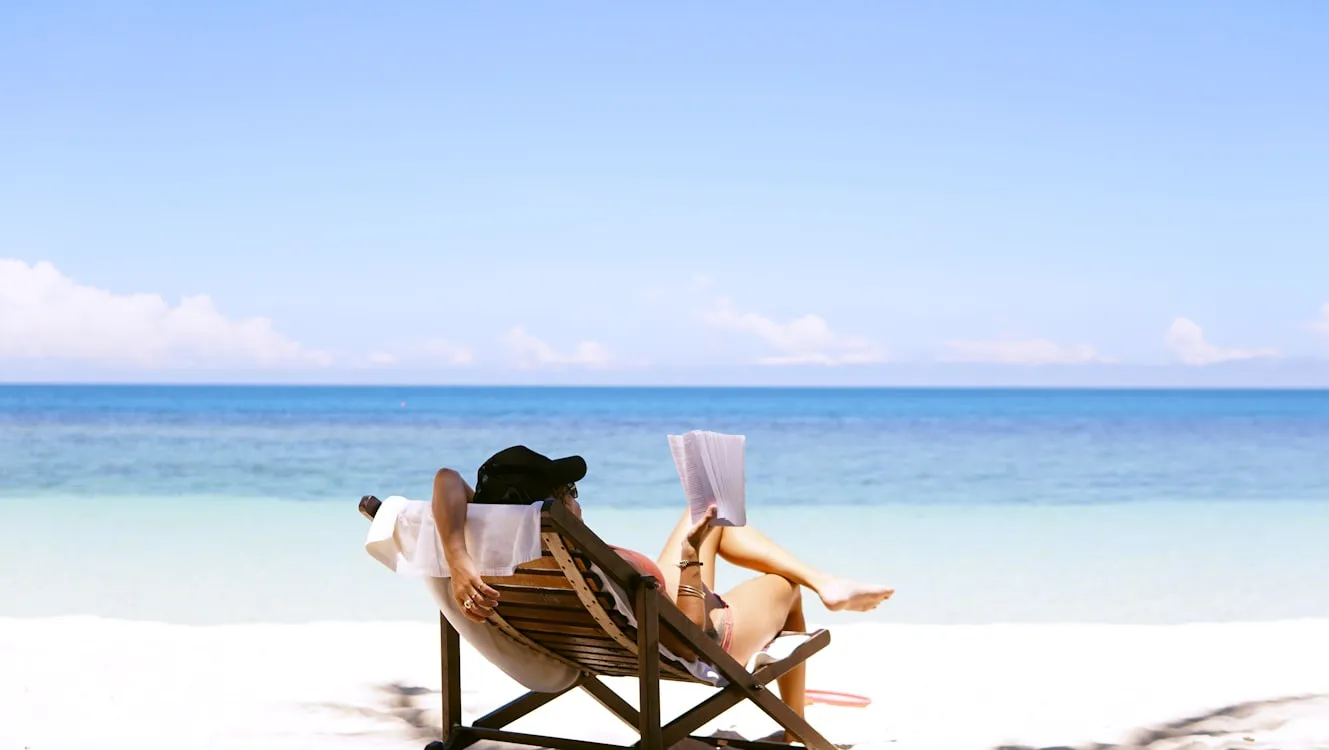 15 ’80s Beach Vacation Trends That Have Faded Away