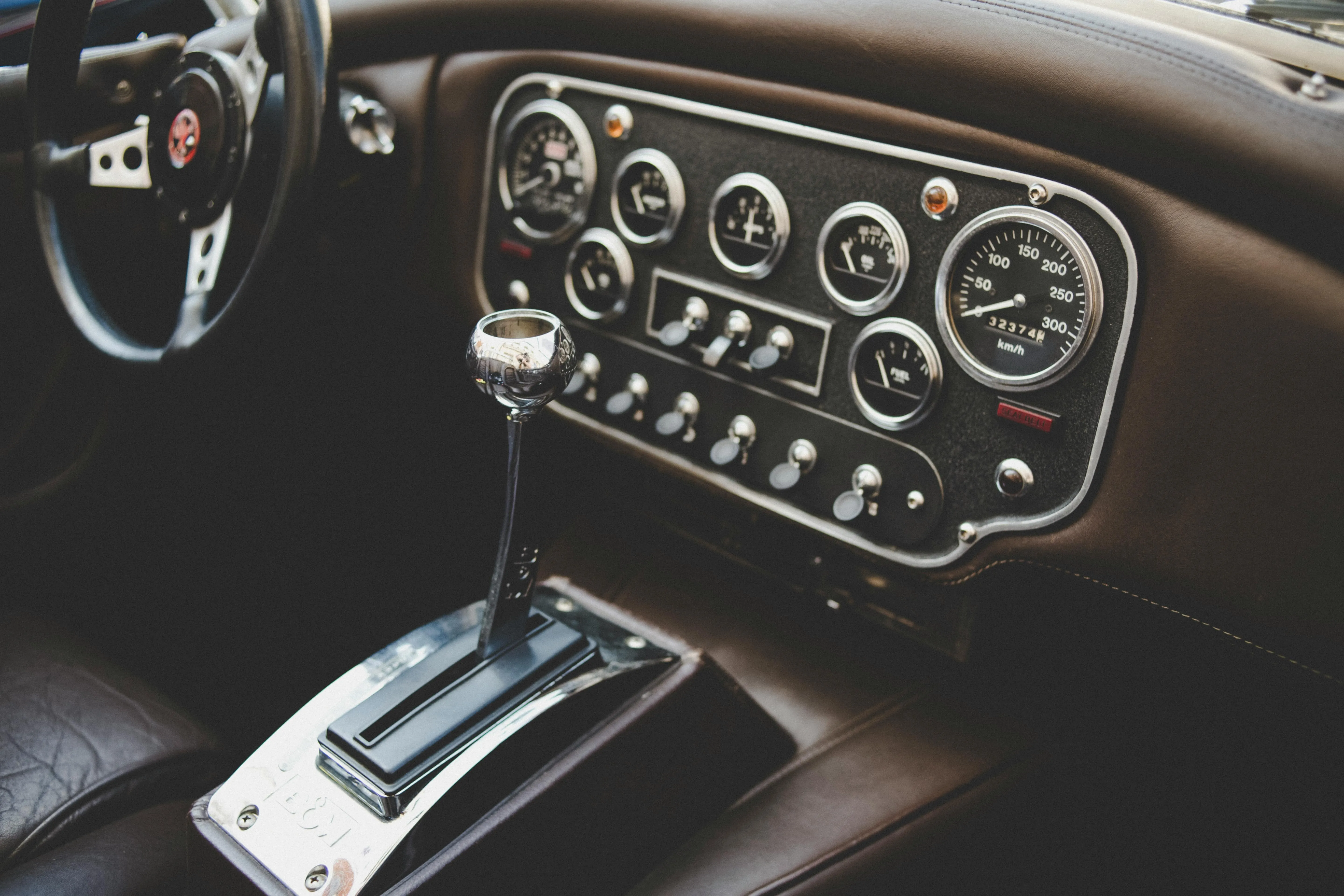15 Car Features That Were Once Luxuries but Are Gone Today
