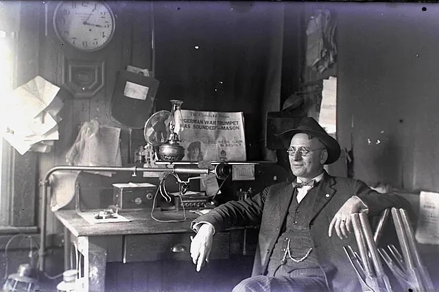 Jerry M. Kerr on Wikimedia Commons