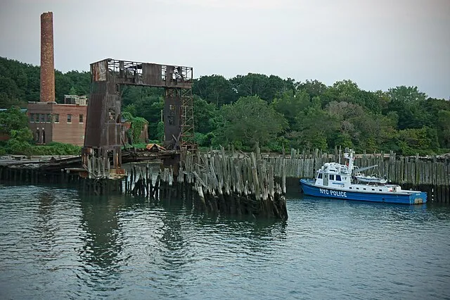 H.L.I.T. on Wikicommons