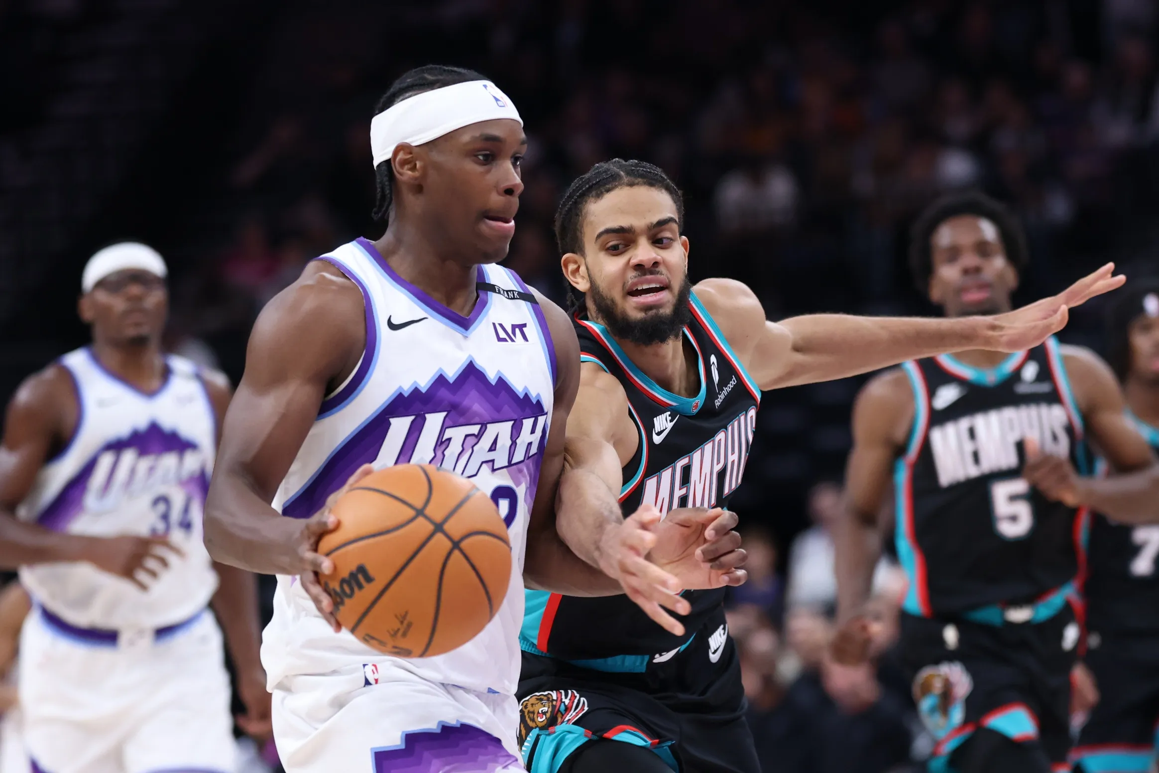 Jazz, Grizzlies Make NBA History With Three Triple-Doubles In One Game
