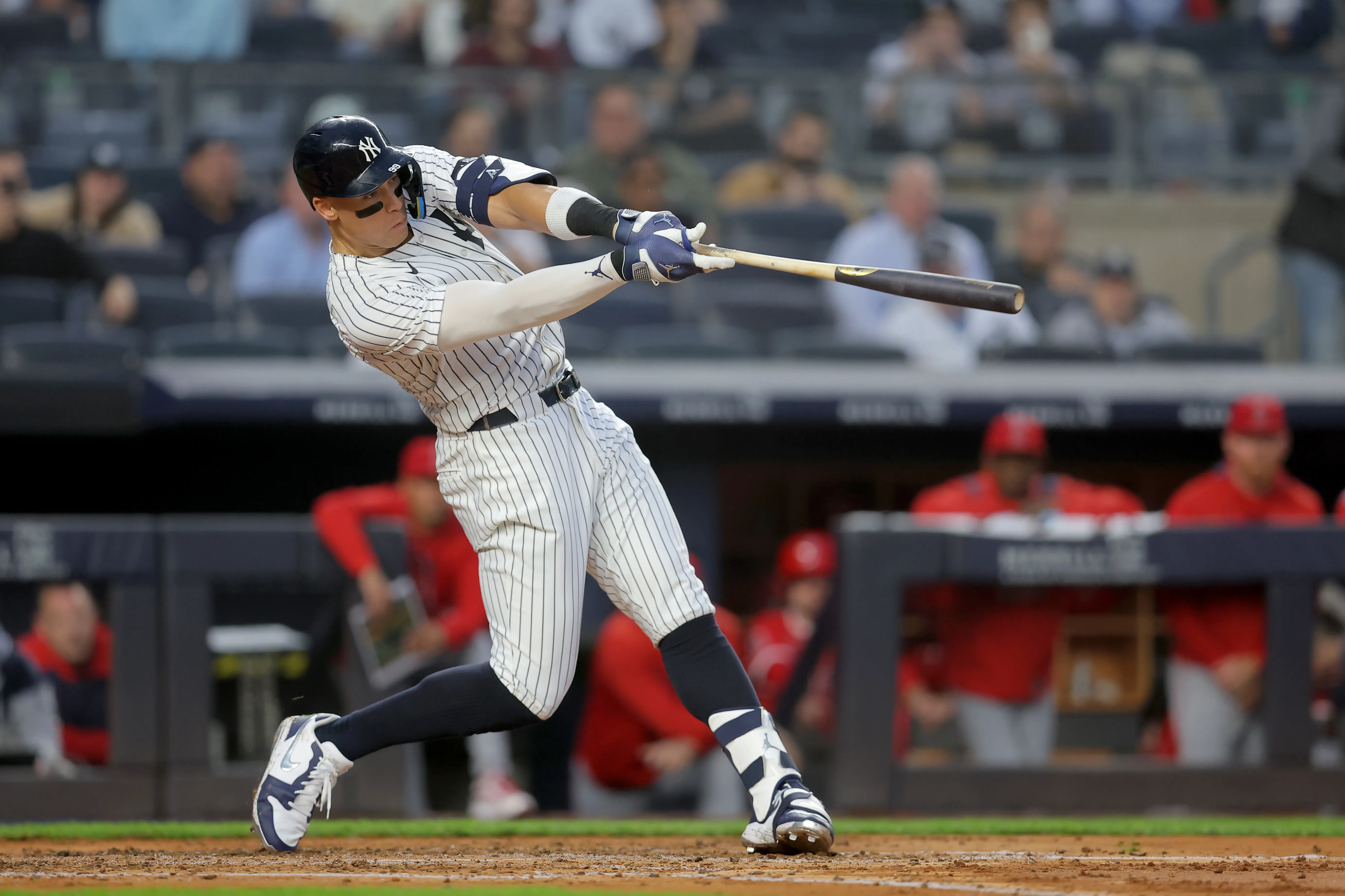 10 Candid Images of Aaron Judge Leading the Yankees