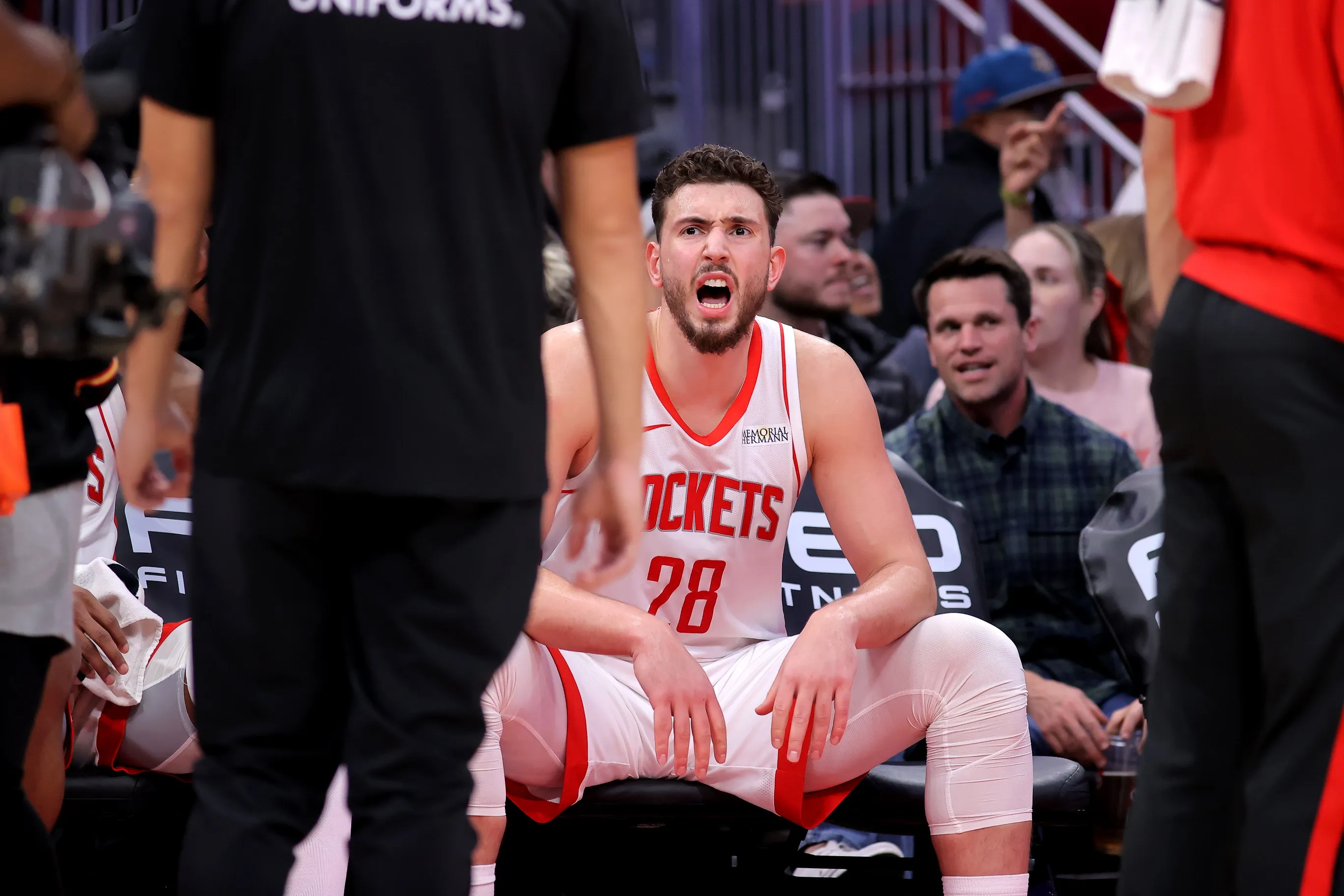 Hornets Extend Streak to Eight as Rockets’ Offensive Struggles Continue