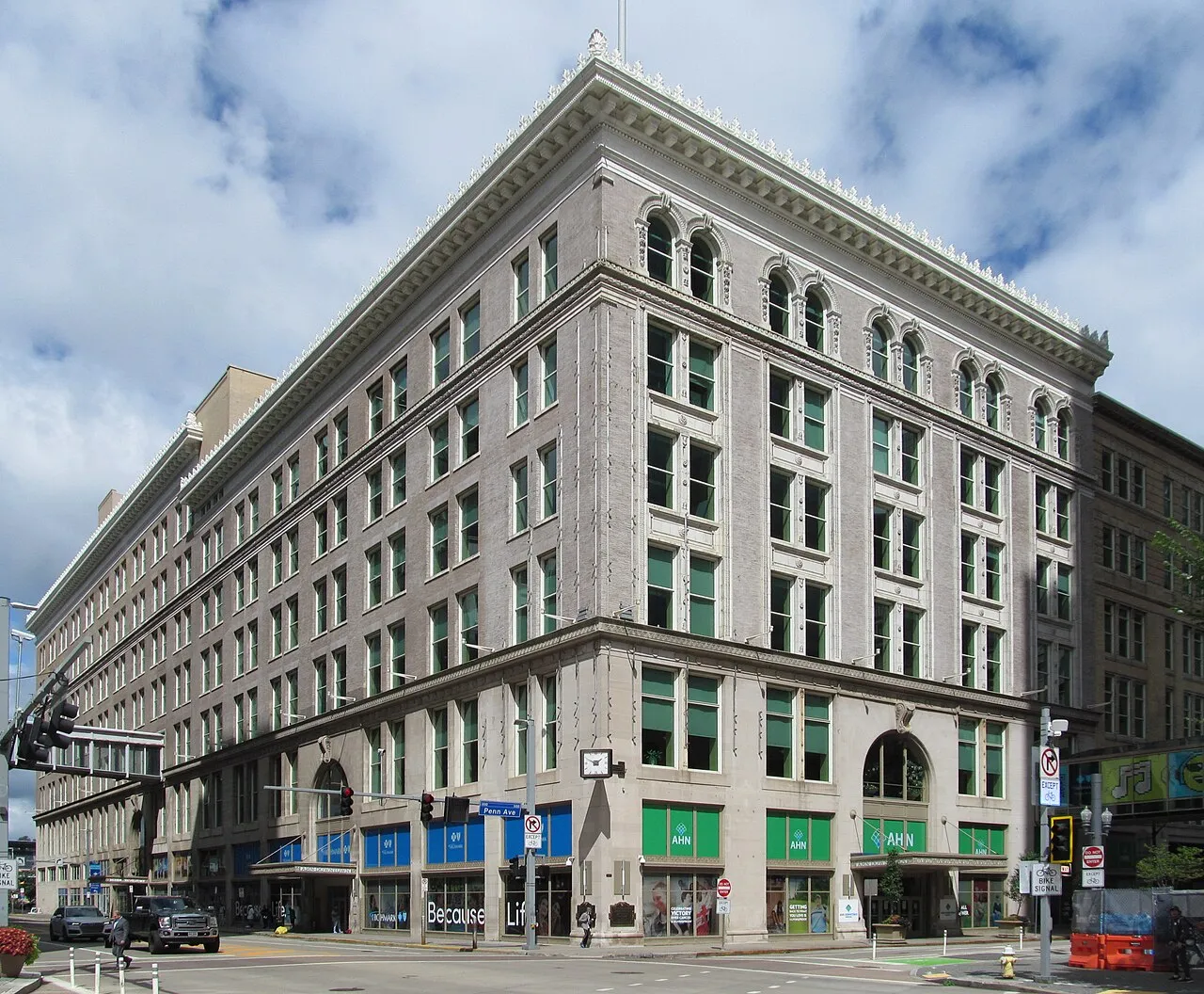 Cbaile19 on Wikimedia Commons