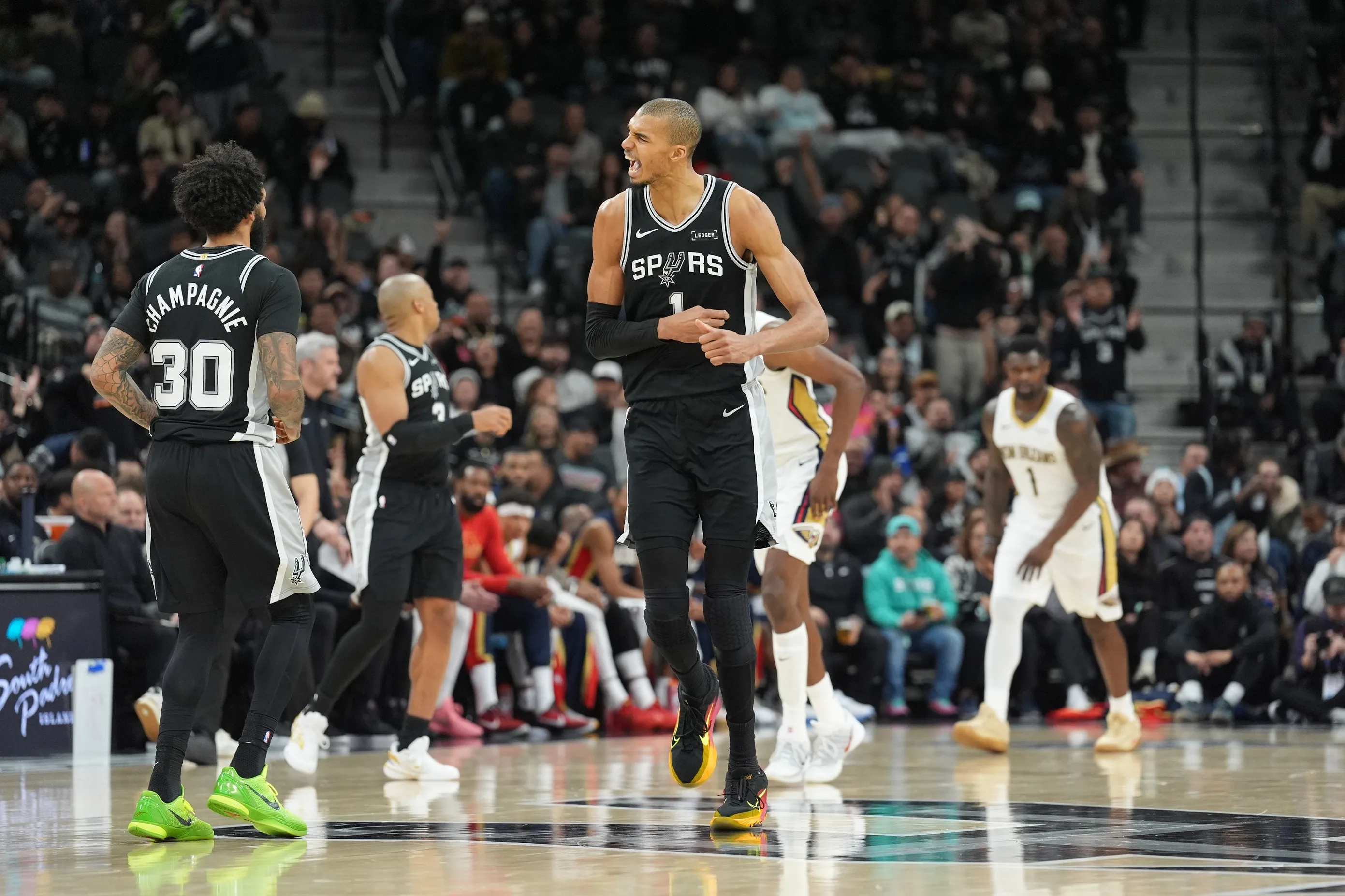 Spurs, Rockets Renew Texas Rivalry With Physicality in Focus