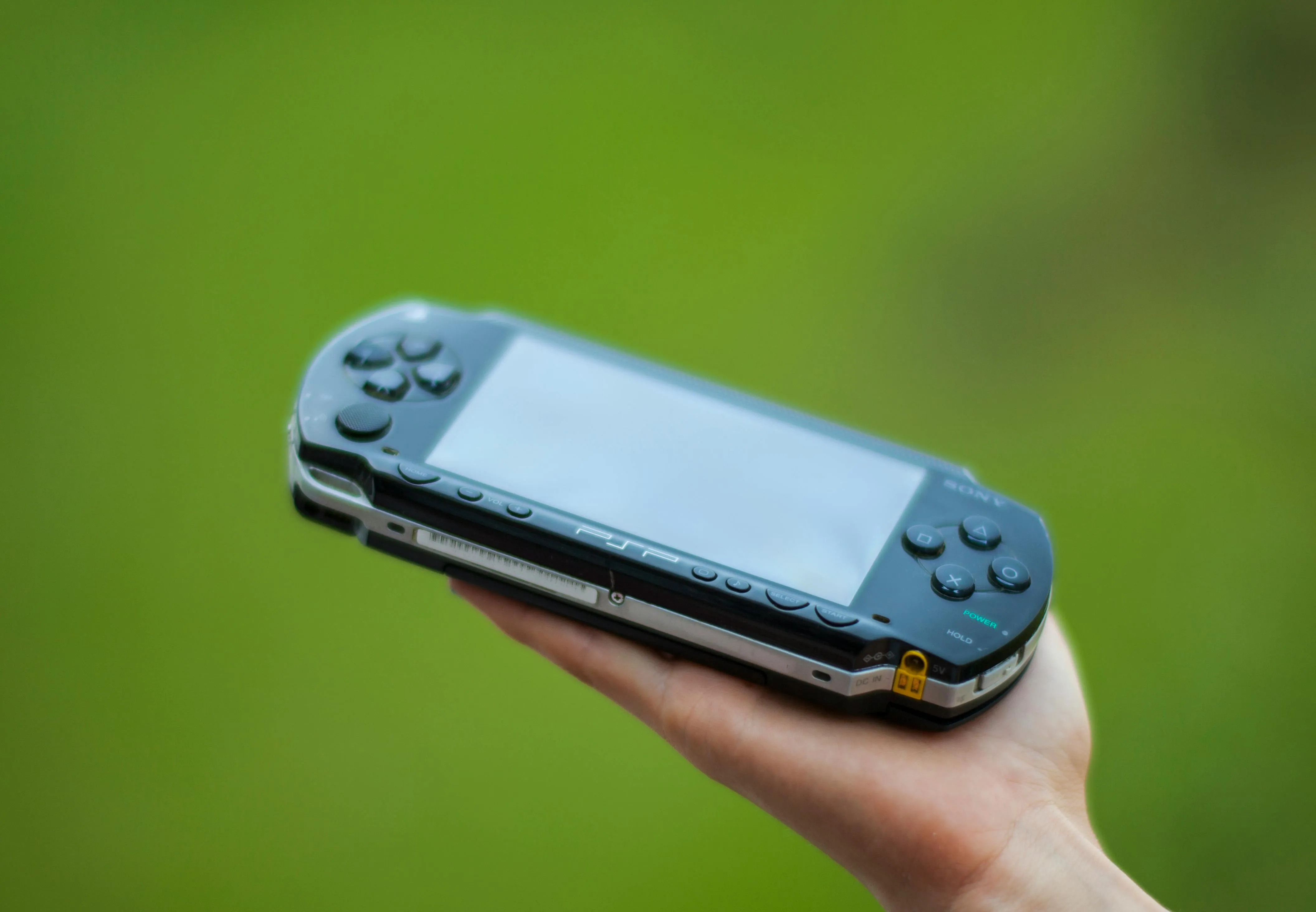 10 Handheld Games That Disappeared After a Year