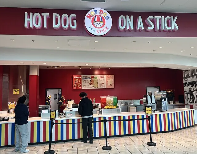 TaurusEmerald on Wikimedia Commons