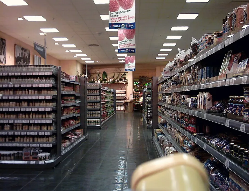 15 Things Every Family Bought Weekly in the 1960s That Disappeared