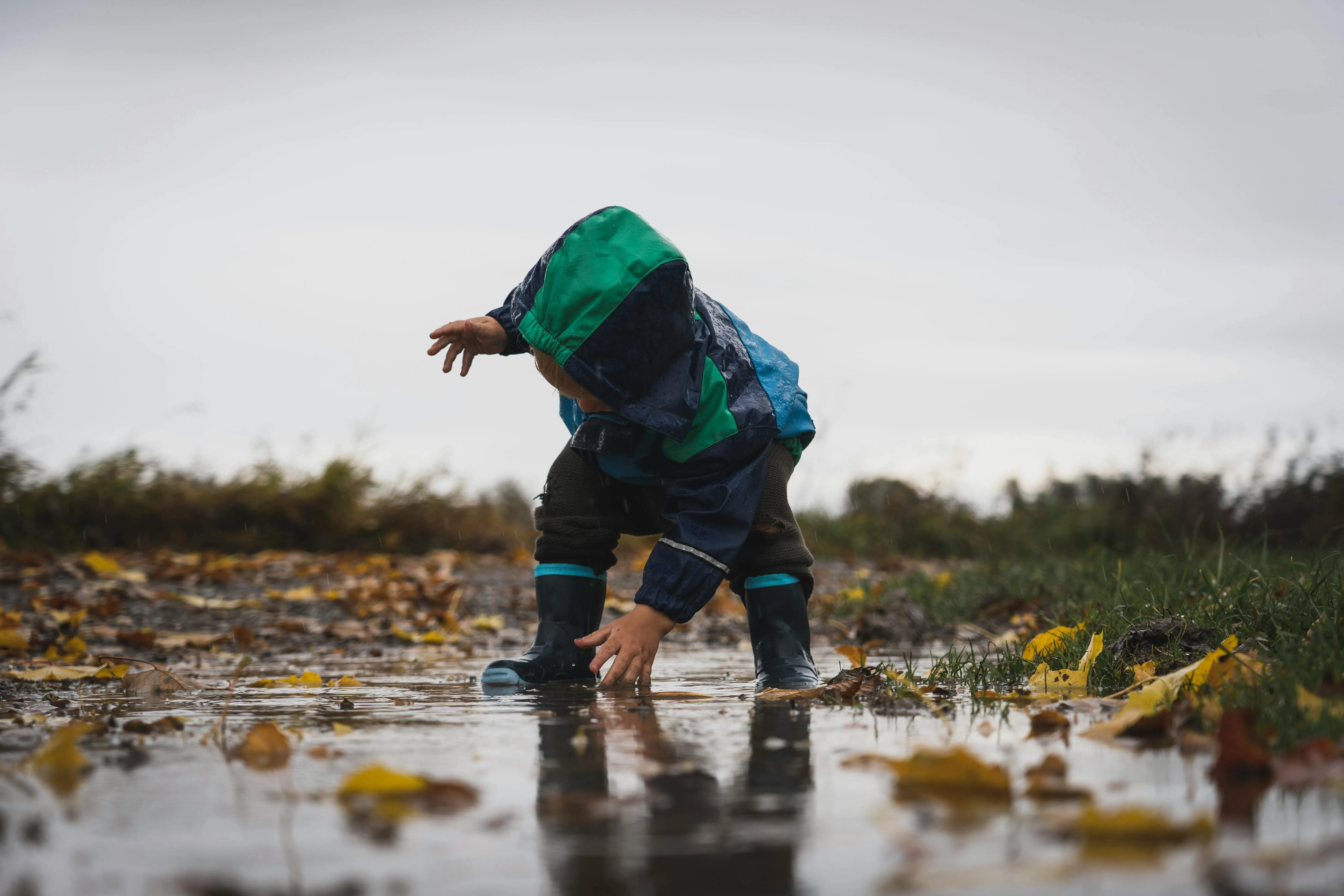 20 Ways Kids Entertained Themselves on Rainy Days