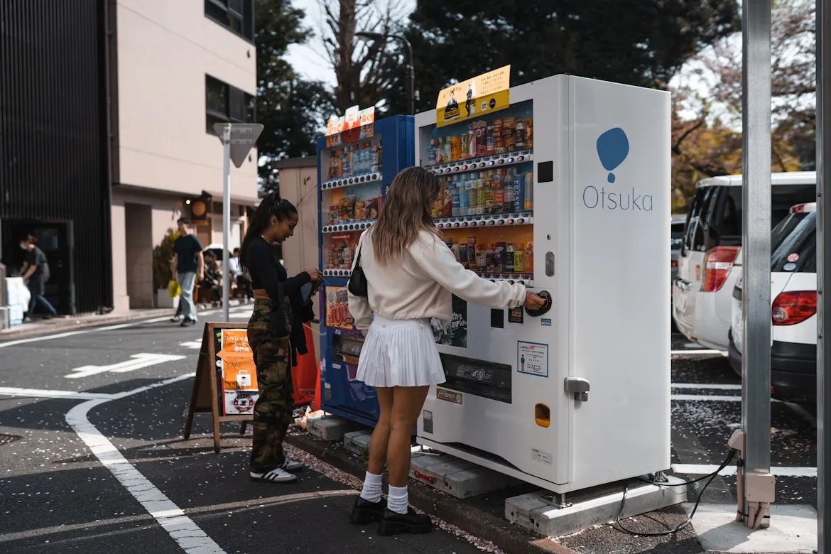 18 Vending Machine Snacks That Cost Less Than a Dollar