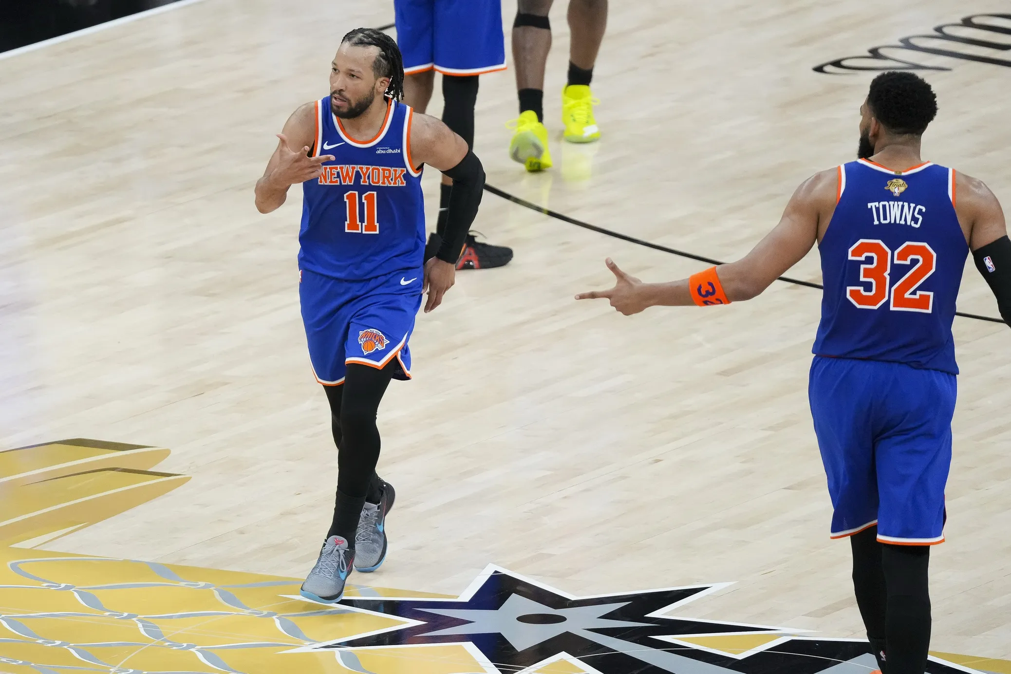 Knicks Move Within Two Wins of Title After Dramatic Game 2 Victory Over Spurs
