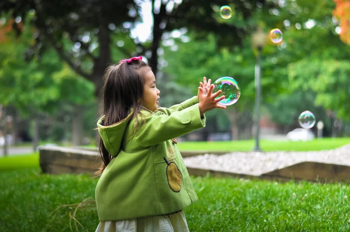 17 Things Every Kid Was Expected to Do at Home in the 1970s That Disappeared