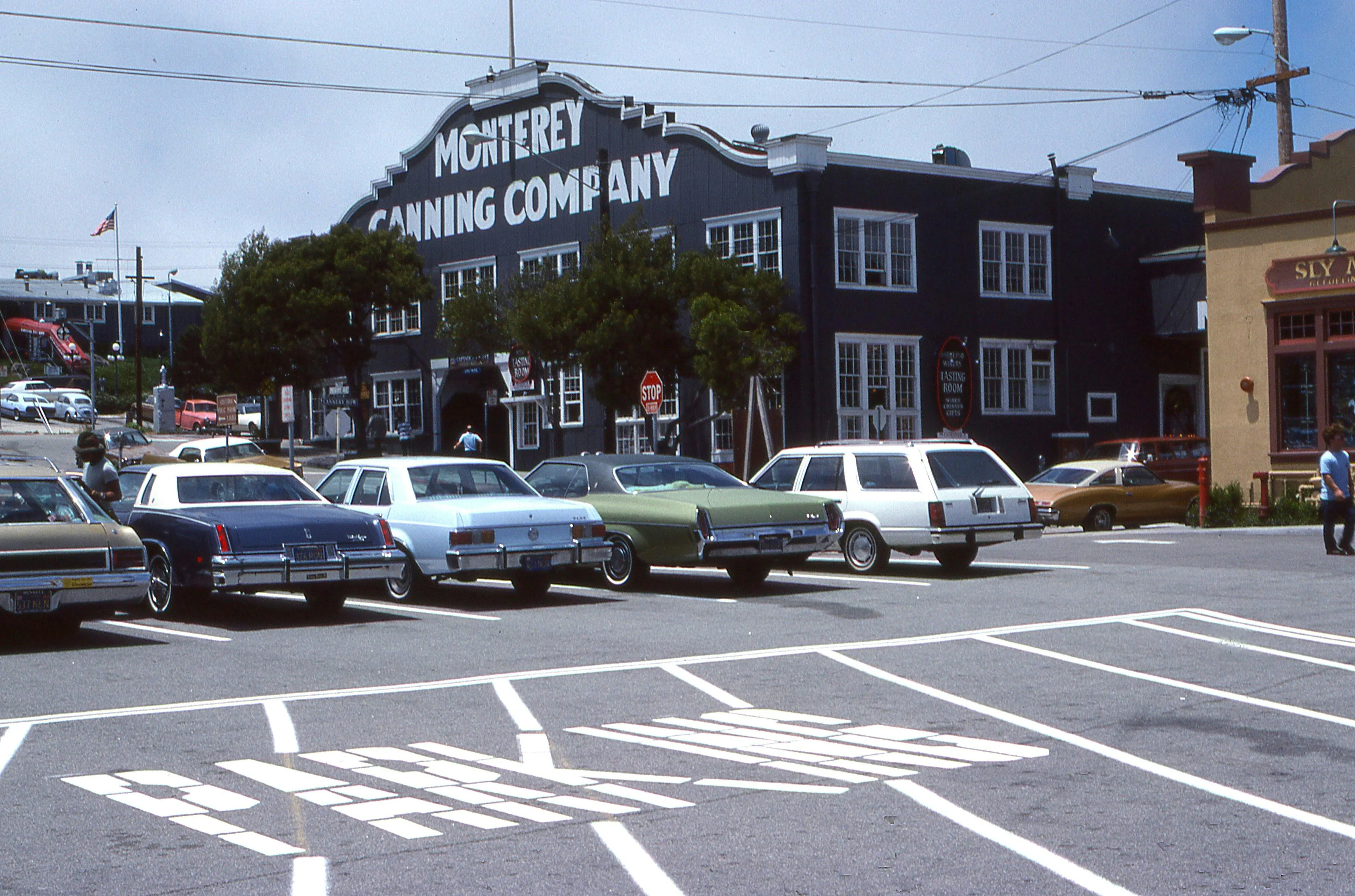 20 Things You Always Saw in Department Stores in the 1960s
