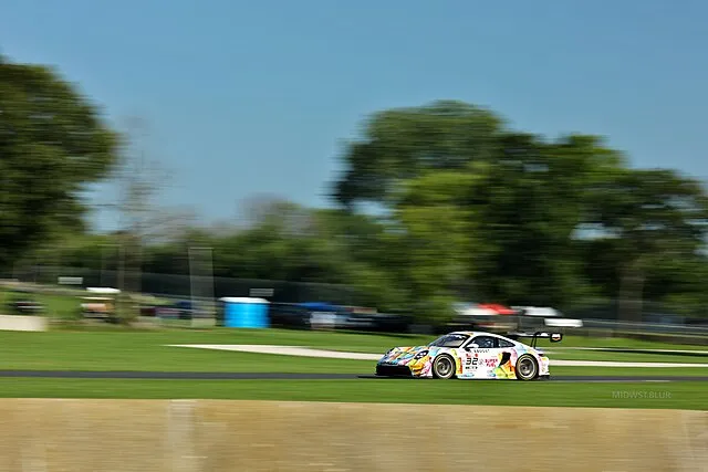 MIDWST.BLUR on Wikimedia Commons