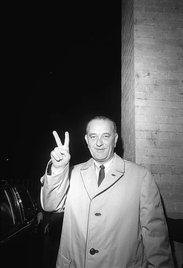 Cecil Stoughton on Wikimedia Commons