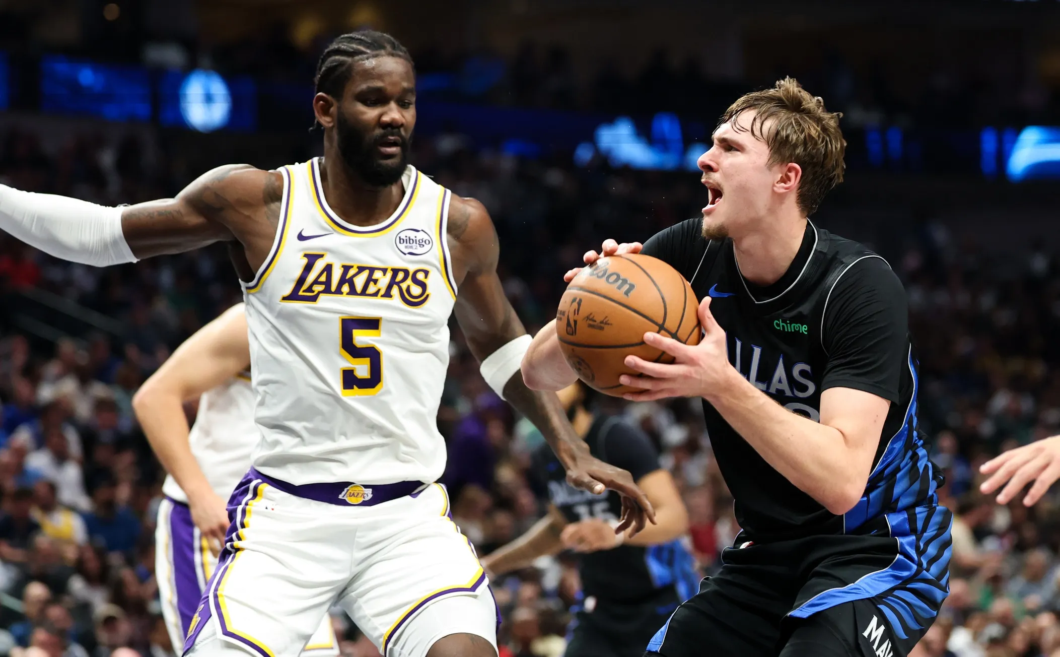 Deandre Ayton’s Struggles Raise Questions About Role With Lakers