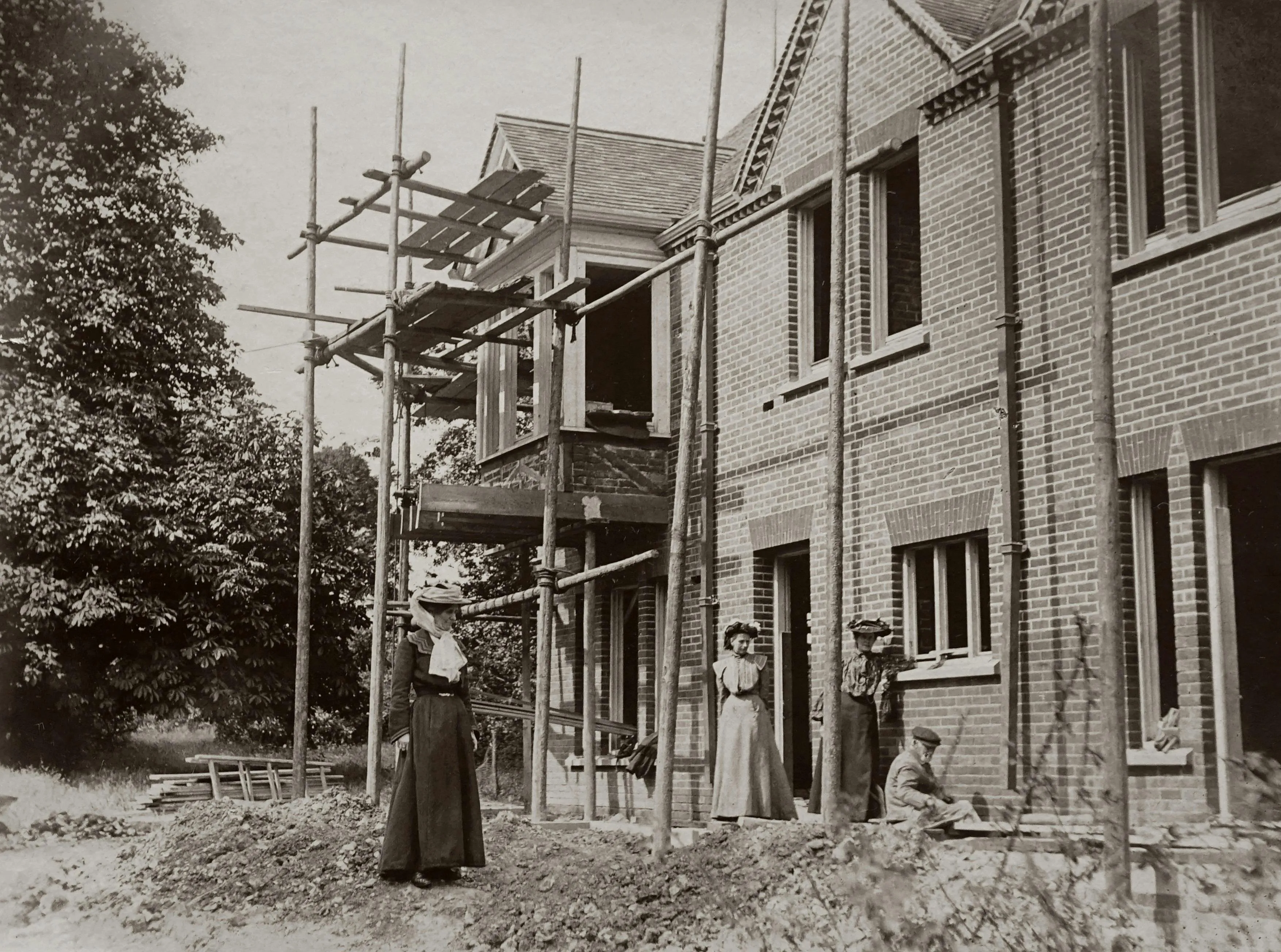 10 Materials Commonly Used in Early Construction