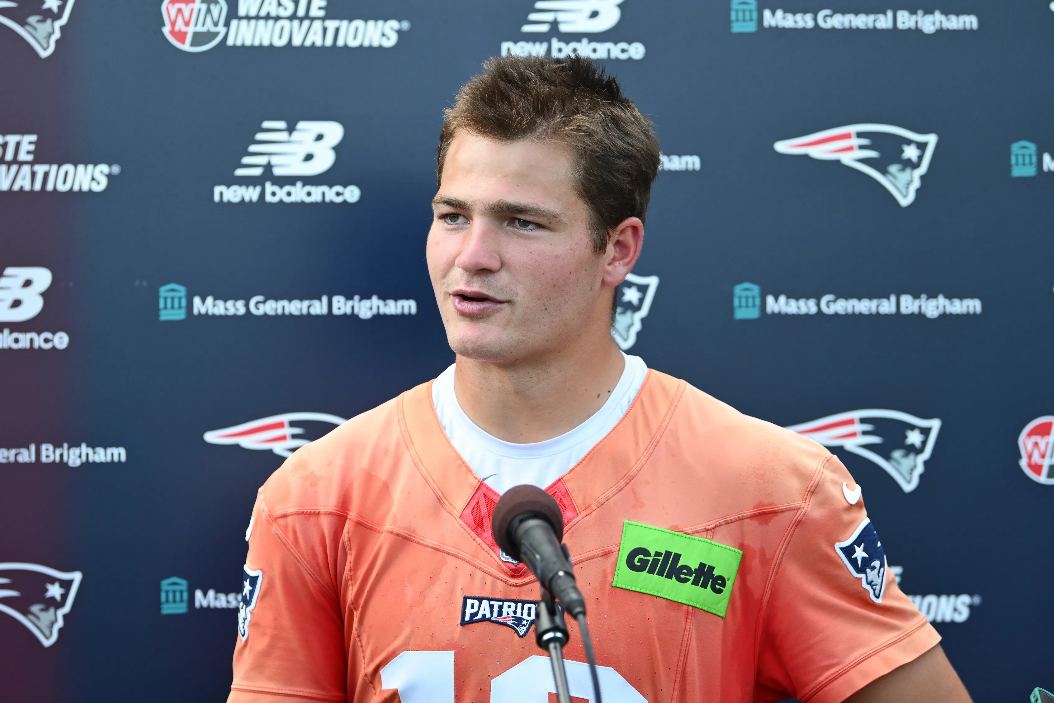 Former Patriots Quarterback Places Drake Maye Among NFL’s Elite Passers